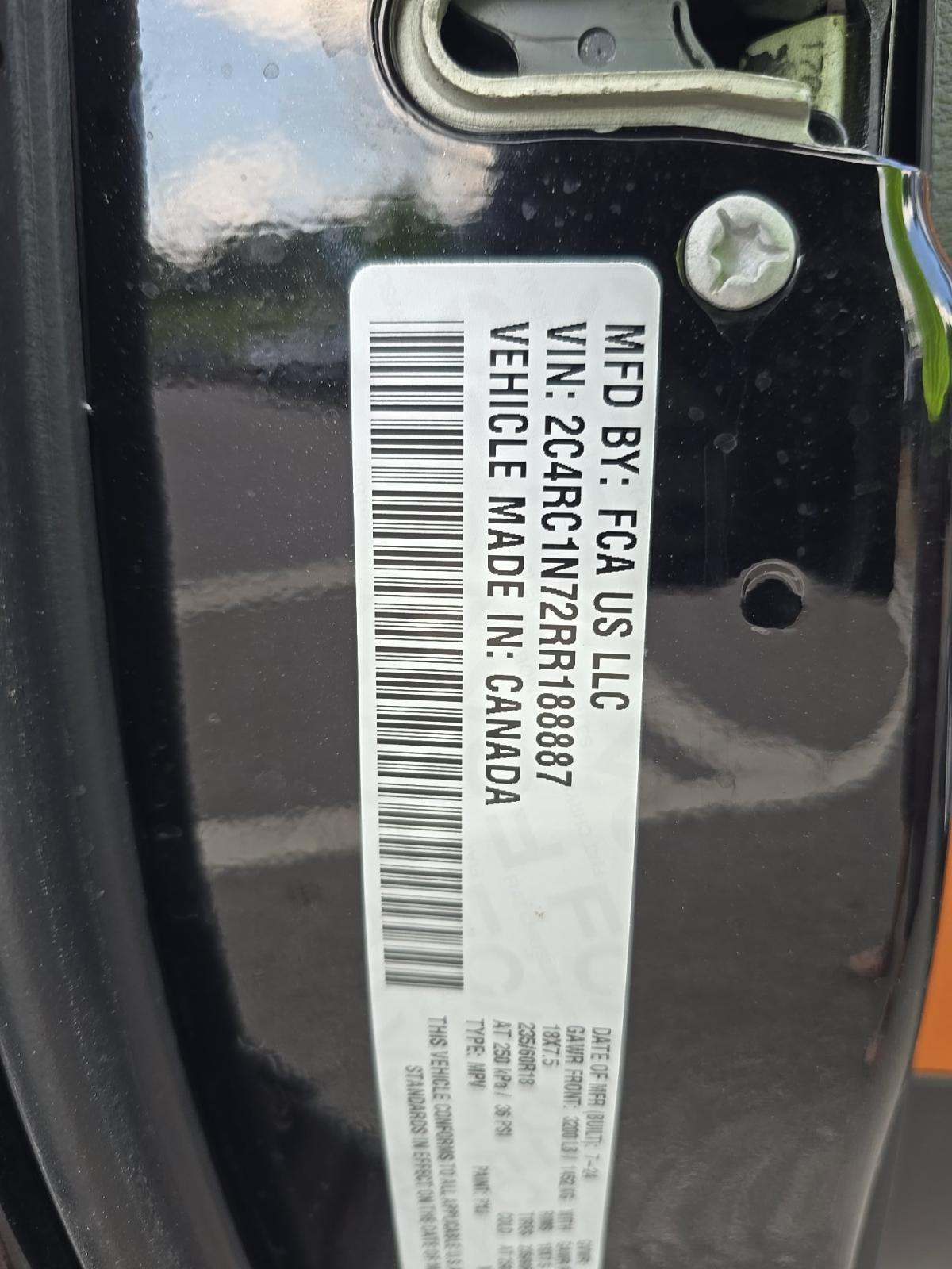 2024 Chrysler Pacifica Hybrid Pinnacle FWD