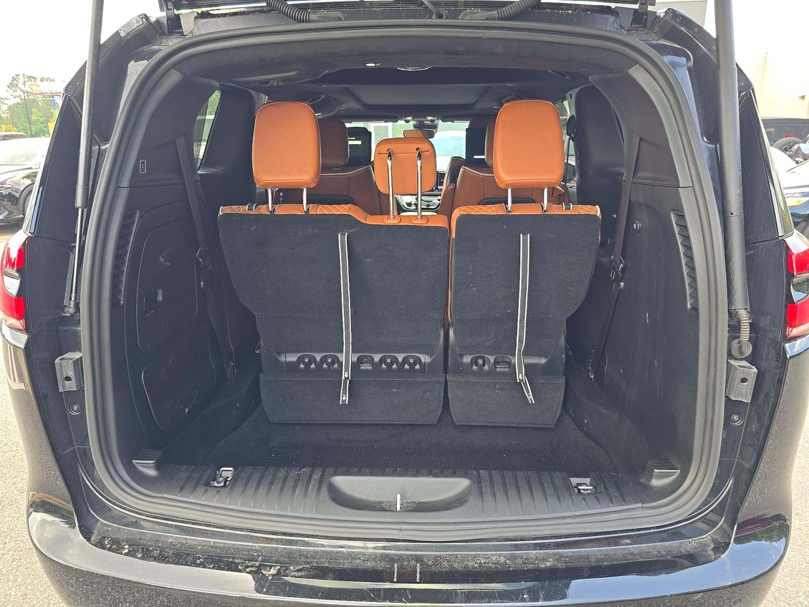2024 Chrysler Pacifica Hybrid Pinnacle FWD