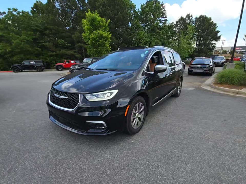 2024 Chrysler Pacifica Hybrid Pinnacle FWD