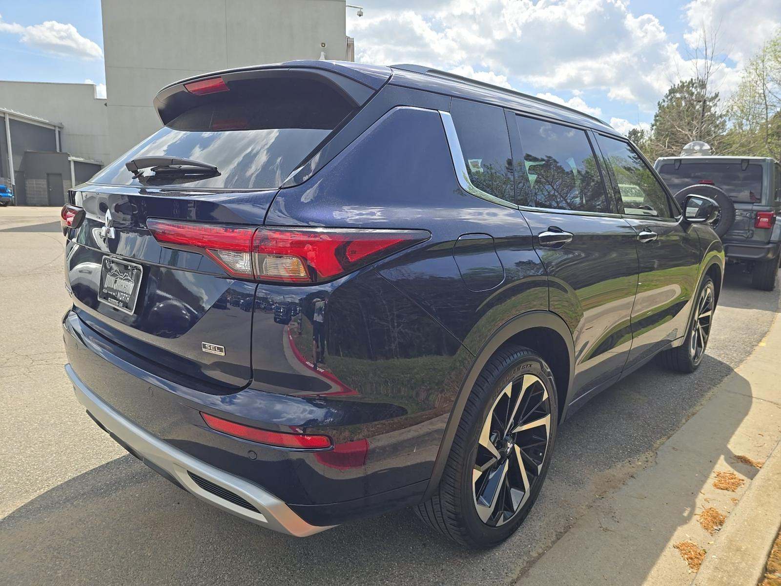 2022 Mitsubishi Outlander SEL Special Edition FWD