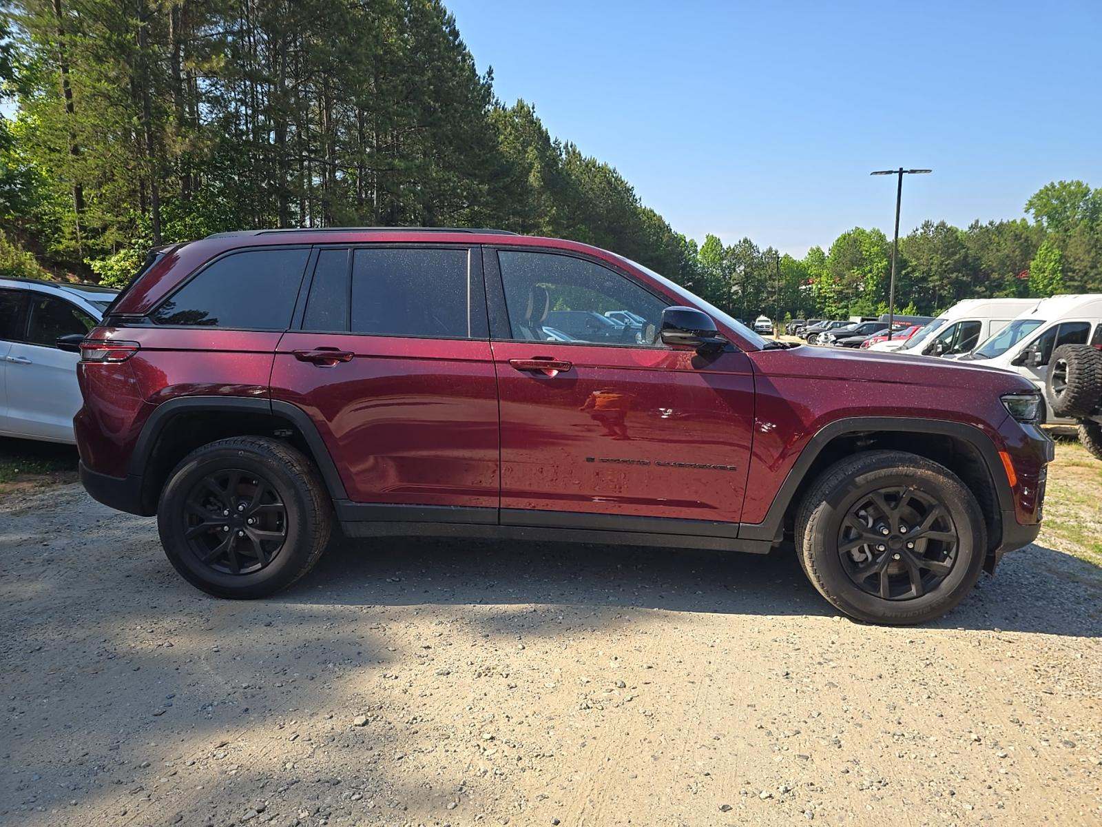 2024 Jeep Grand Cherokee Altitude AWD