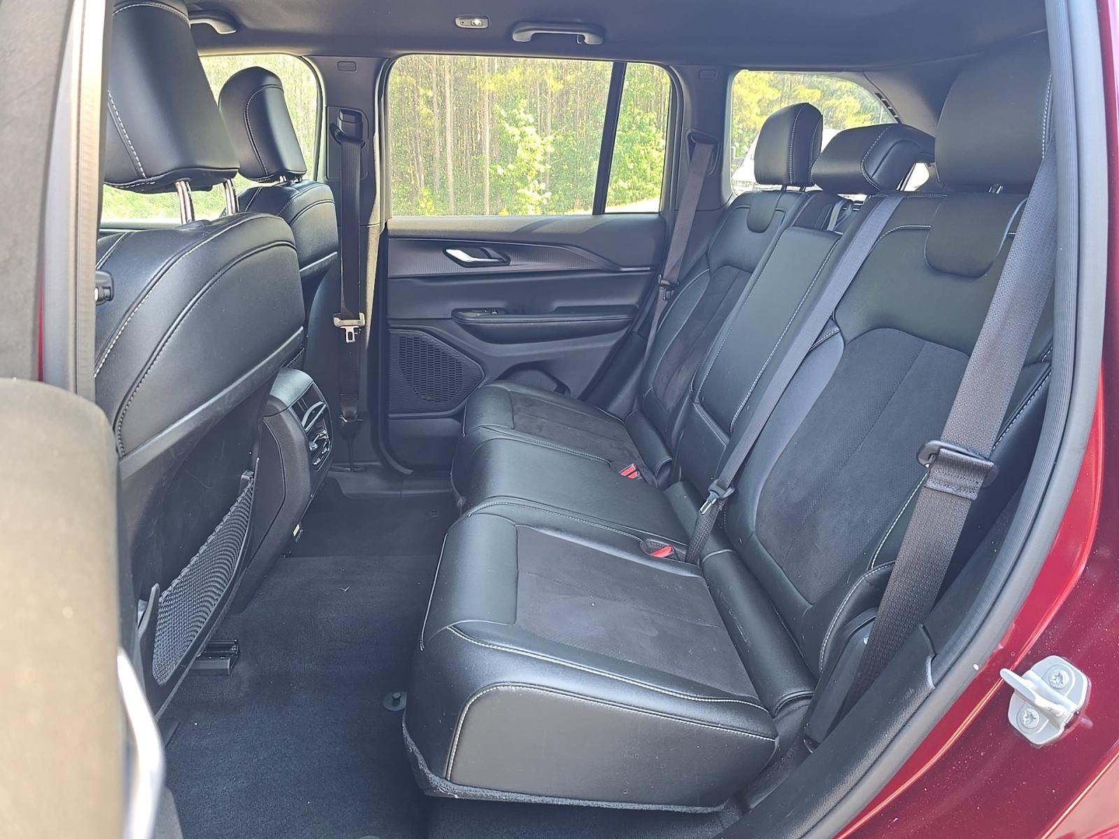 2024 Jeep Grand Cherokee Altitude AWD