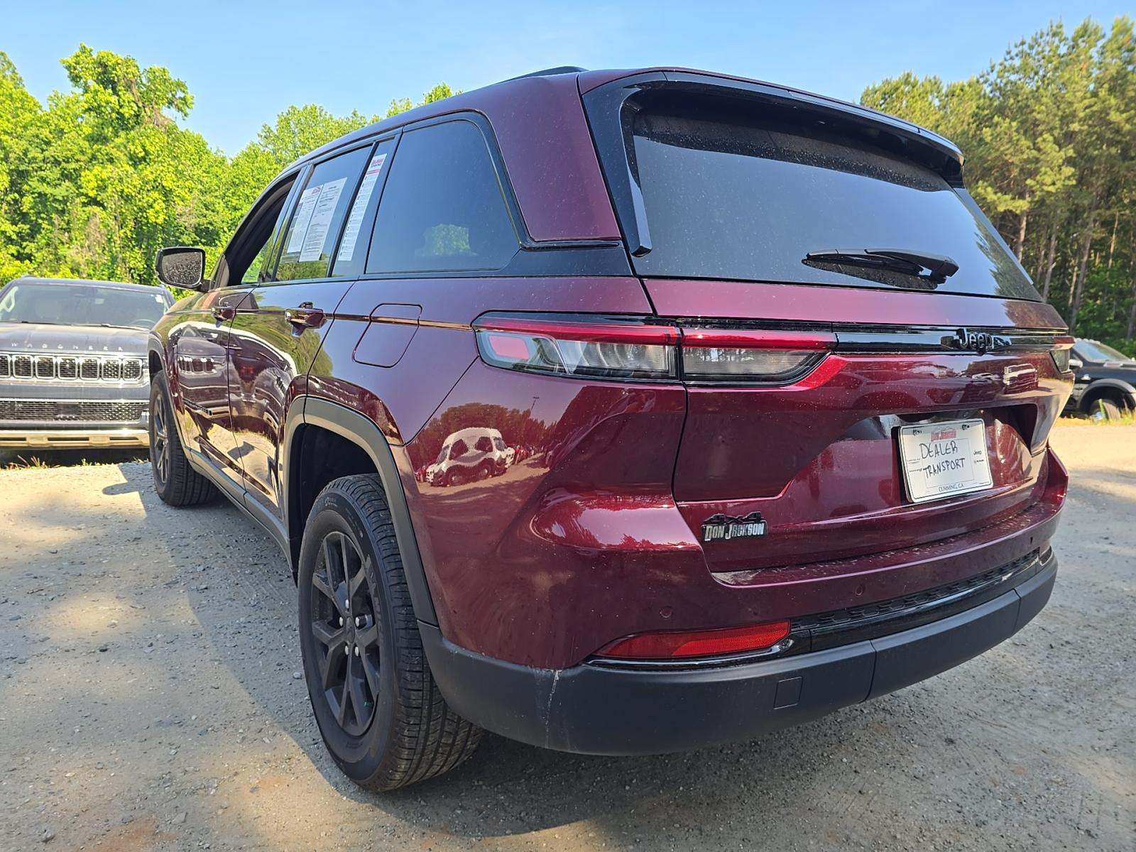 2024 Jeep Grand Cherokee Altitude AWD