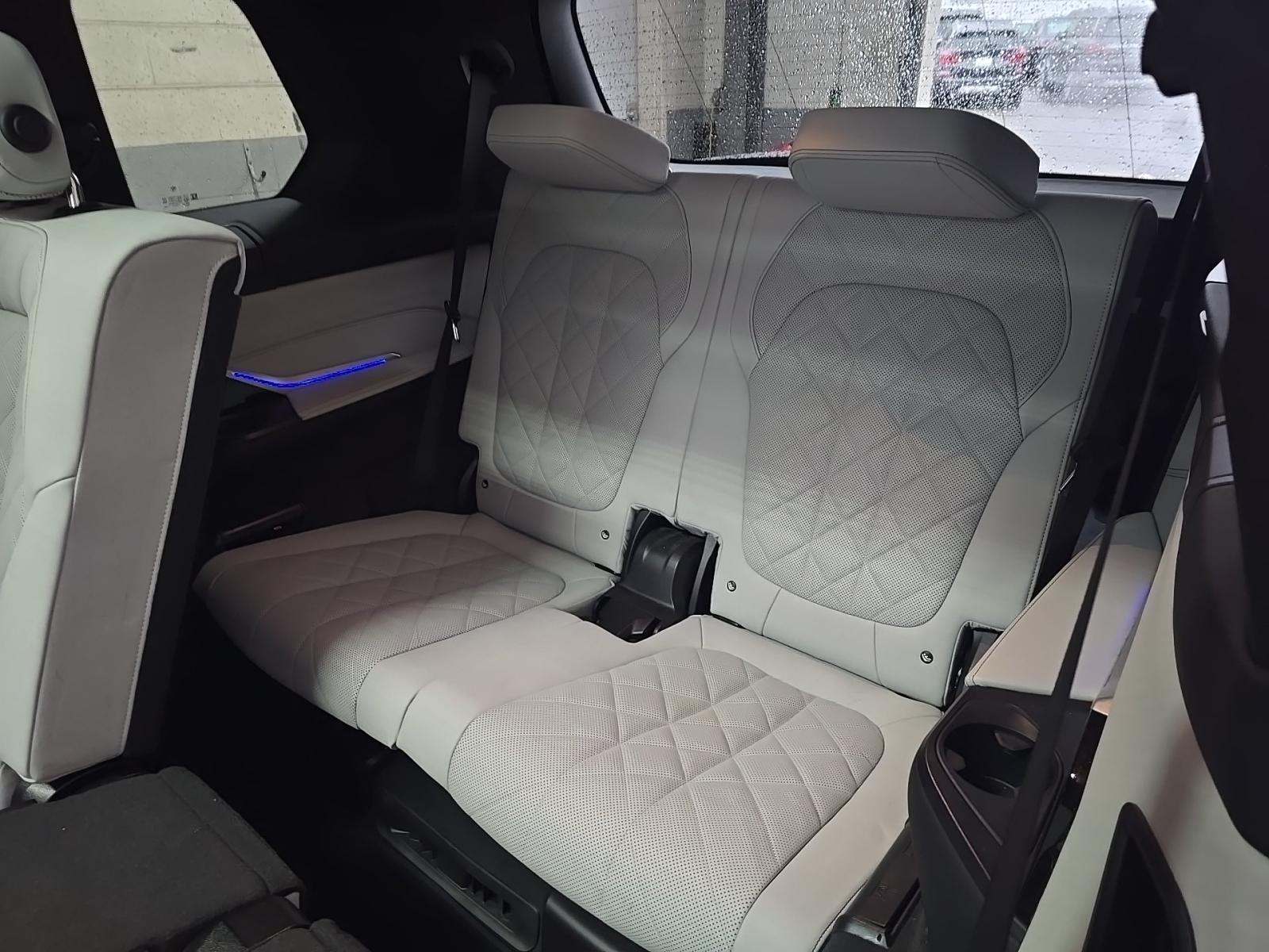 2023 BMW X7 xDrive40i AWD