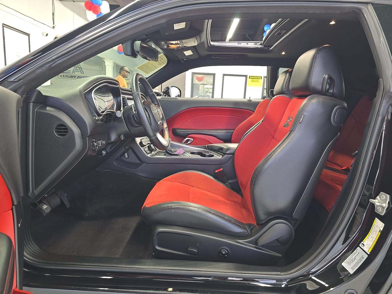 2016 Dodge Challenger R/T 392 HEMI Scat Pack Shaker RWD