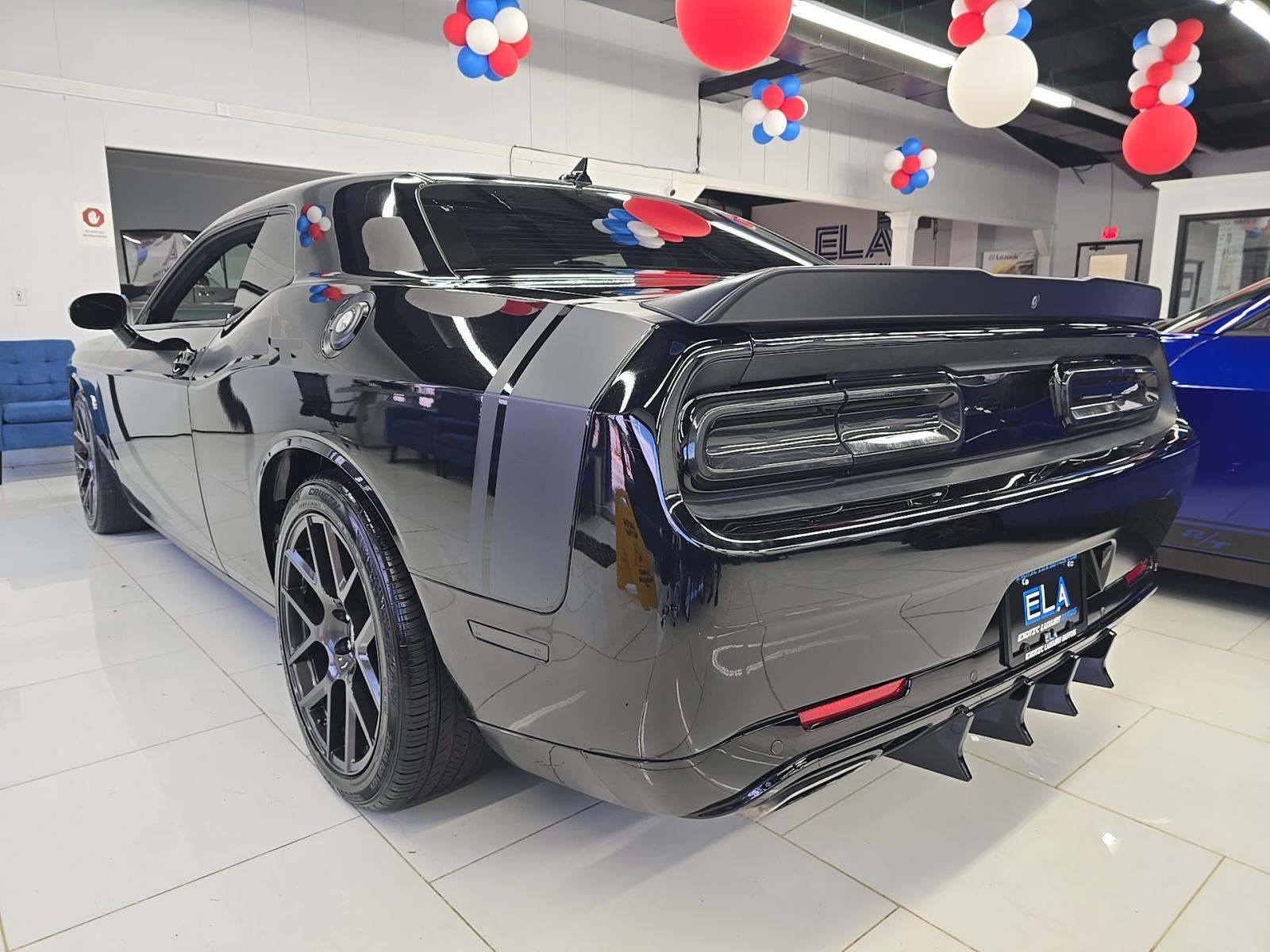 2016 Dodge Challenger R/T 392 HEMI Scat Pack Shaker RWD