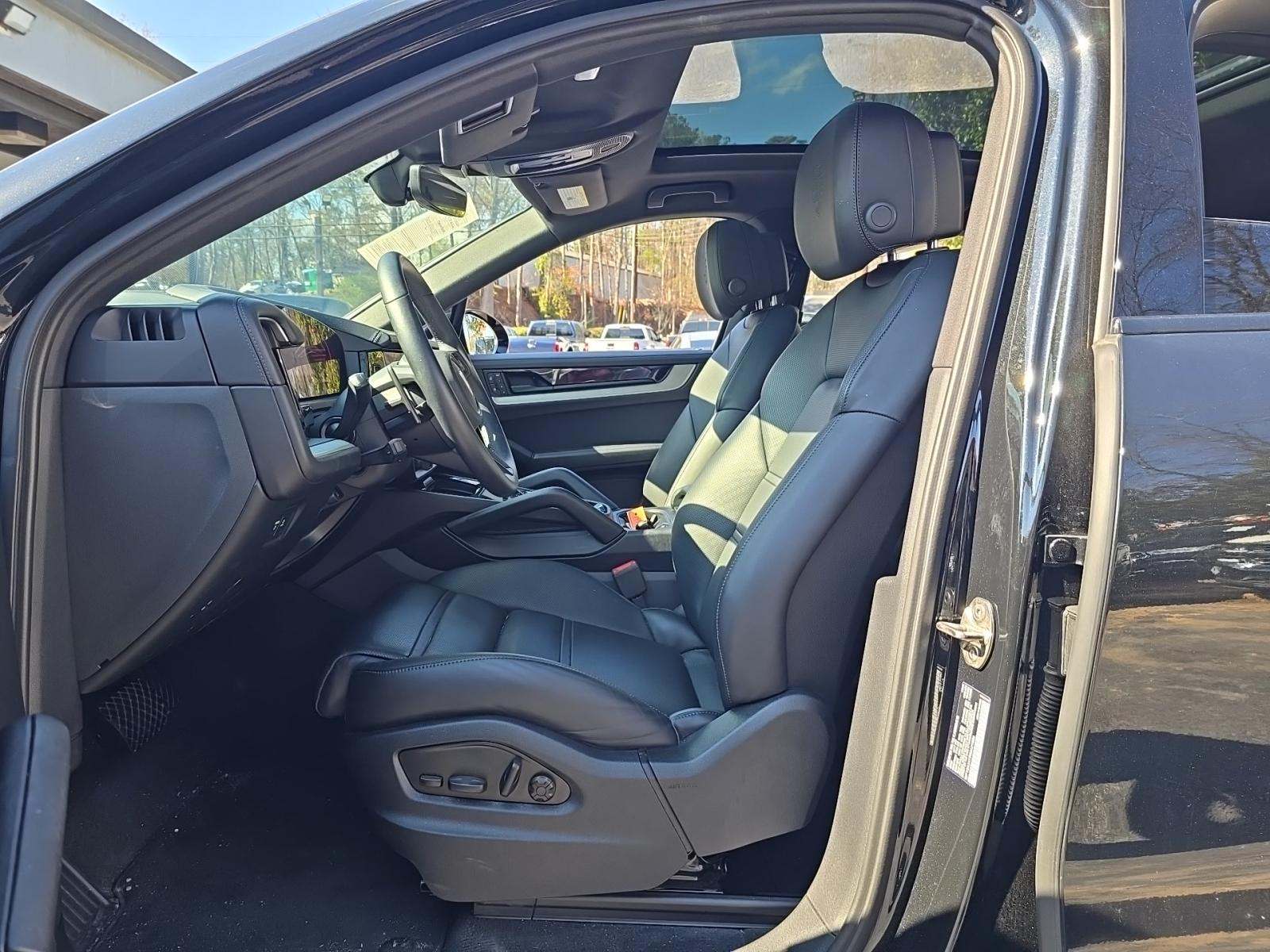 2025 Porsche Cayenne Base AWD