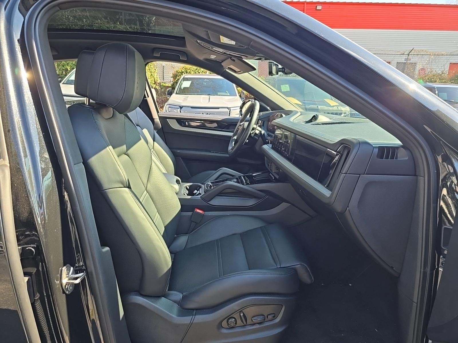 2025 Porsche Cayenne Base AWD