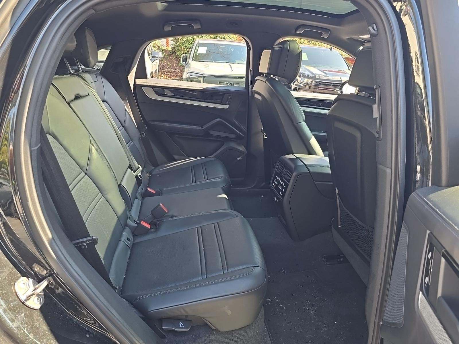 2025 Porsche Cayenne Base AWD