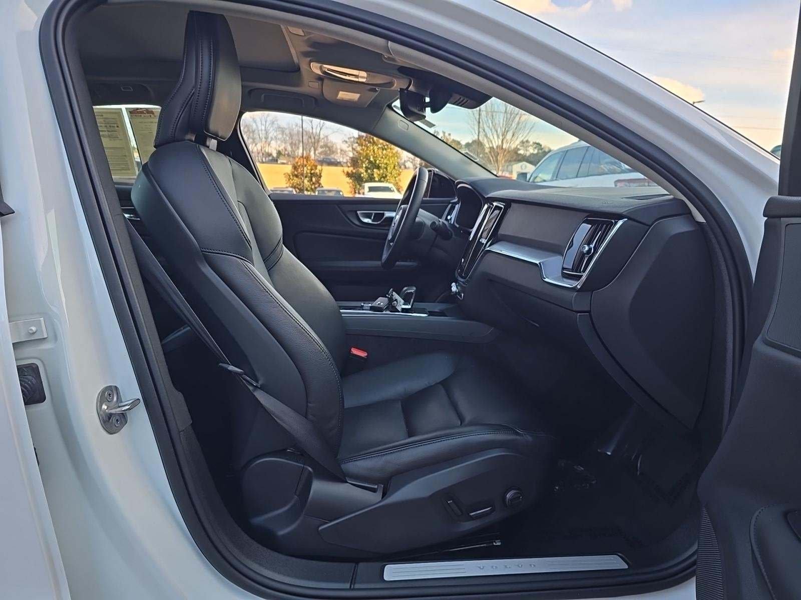 2024 Volvo S60 B5 Core AWD