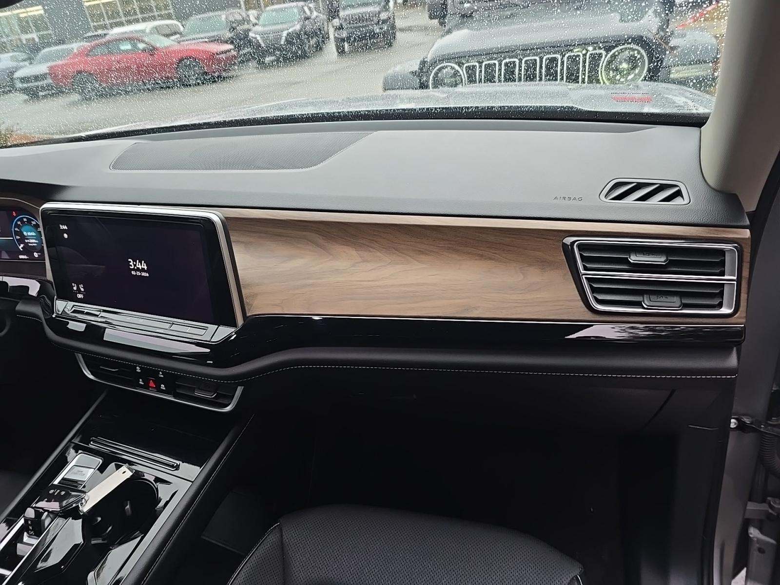 2024 Volkswagen Atlas 2.0T SE FWD