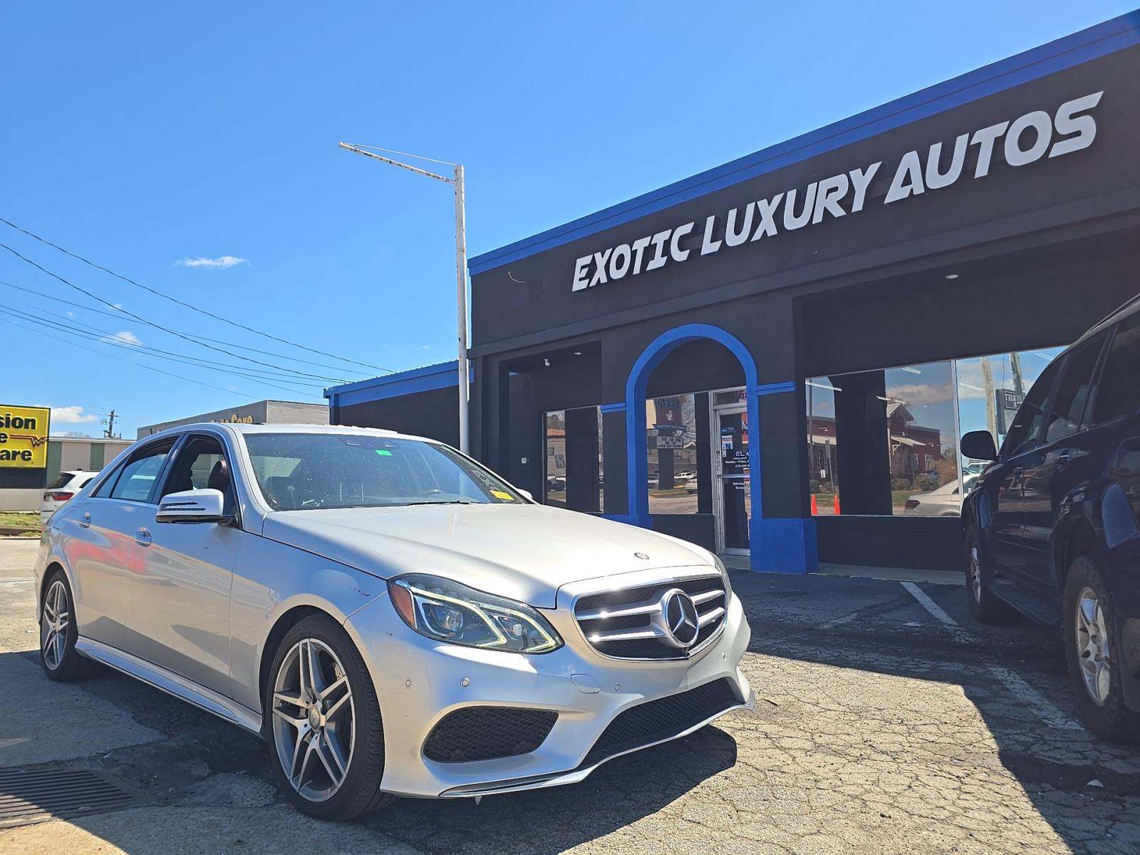 MERCEDES-BENZ E-CLASS - 1