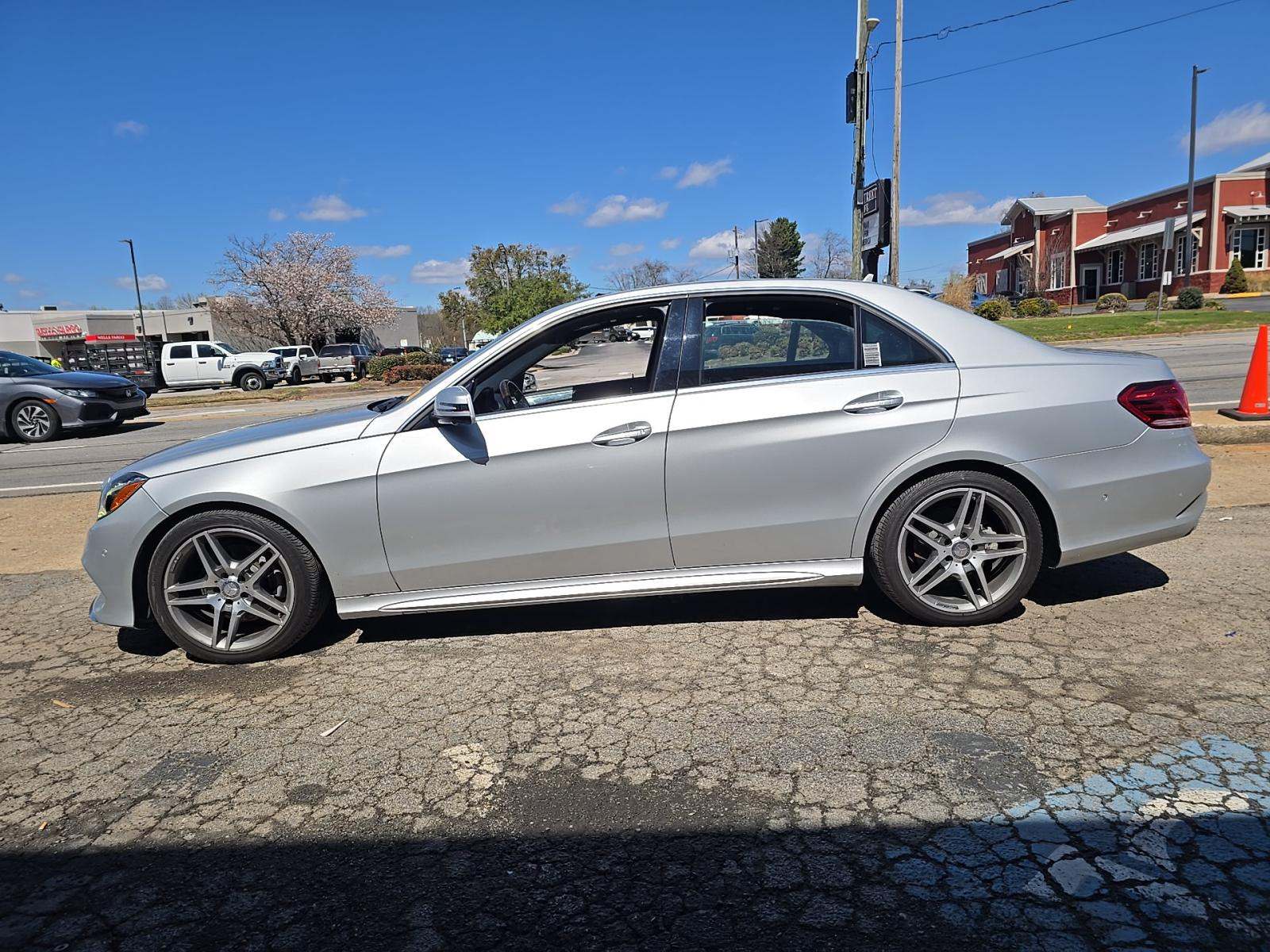 MERCEDES-BENZ E-CLASS - 4
