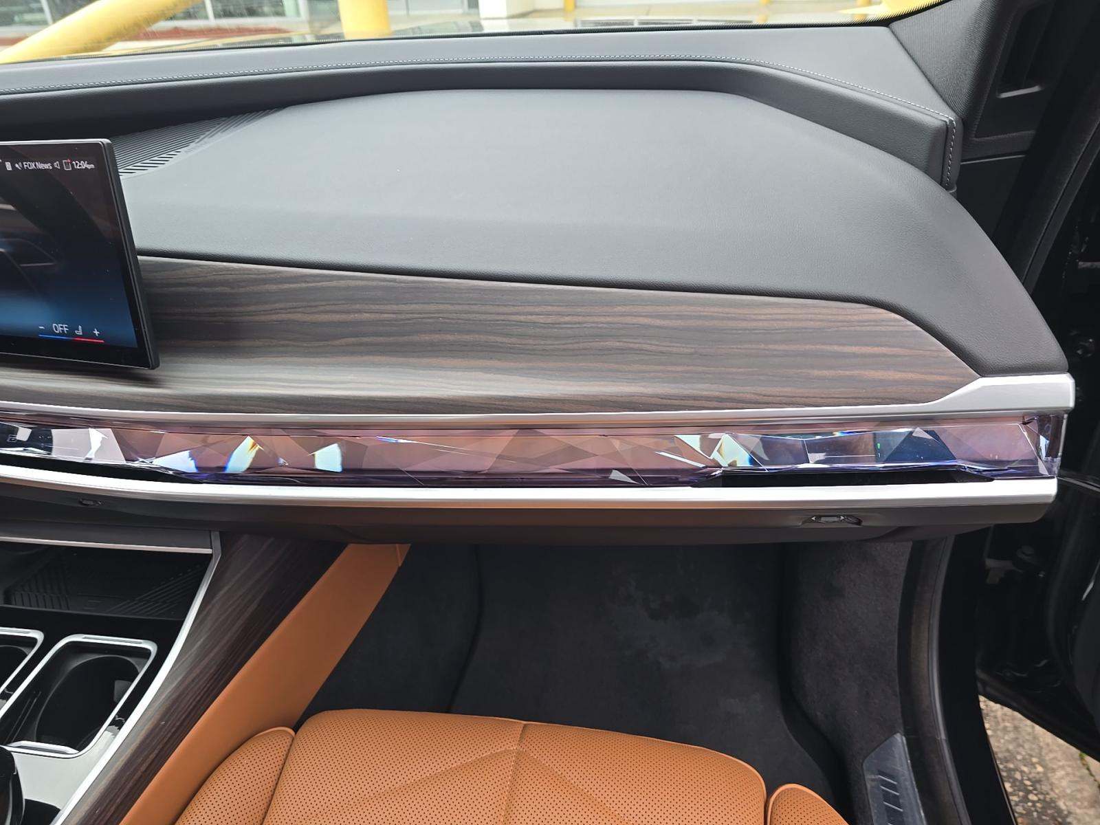 2023 BMW 7 Series 740i RWD