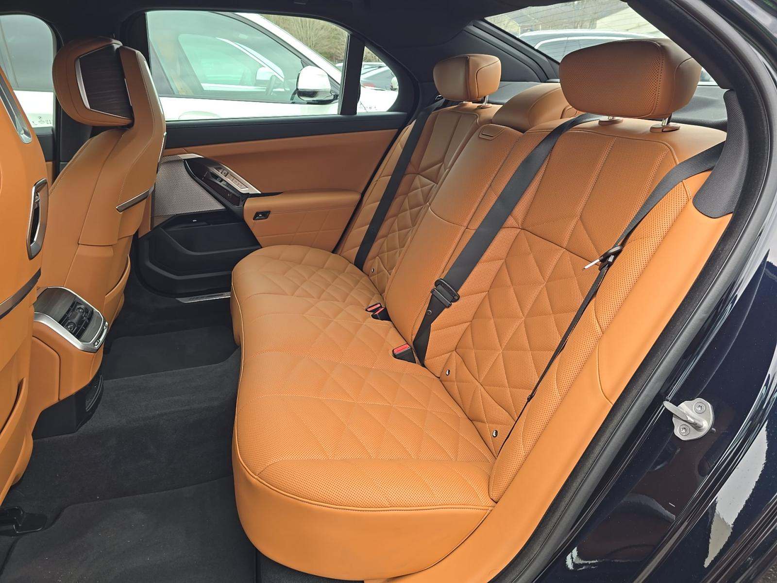 2023 BMW 7 Series 740i RWD