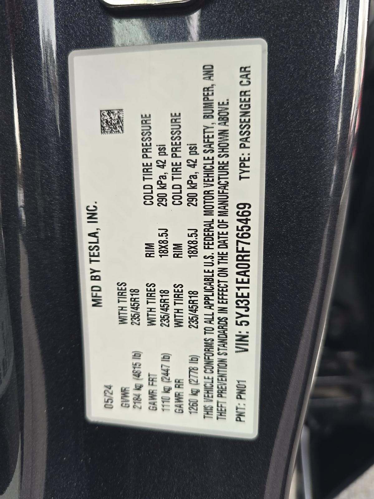 TESLA MODEL 3 - 5