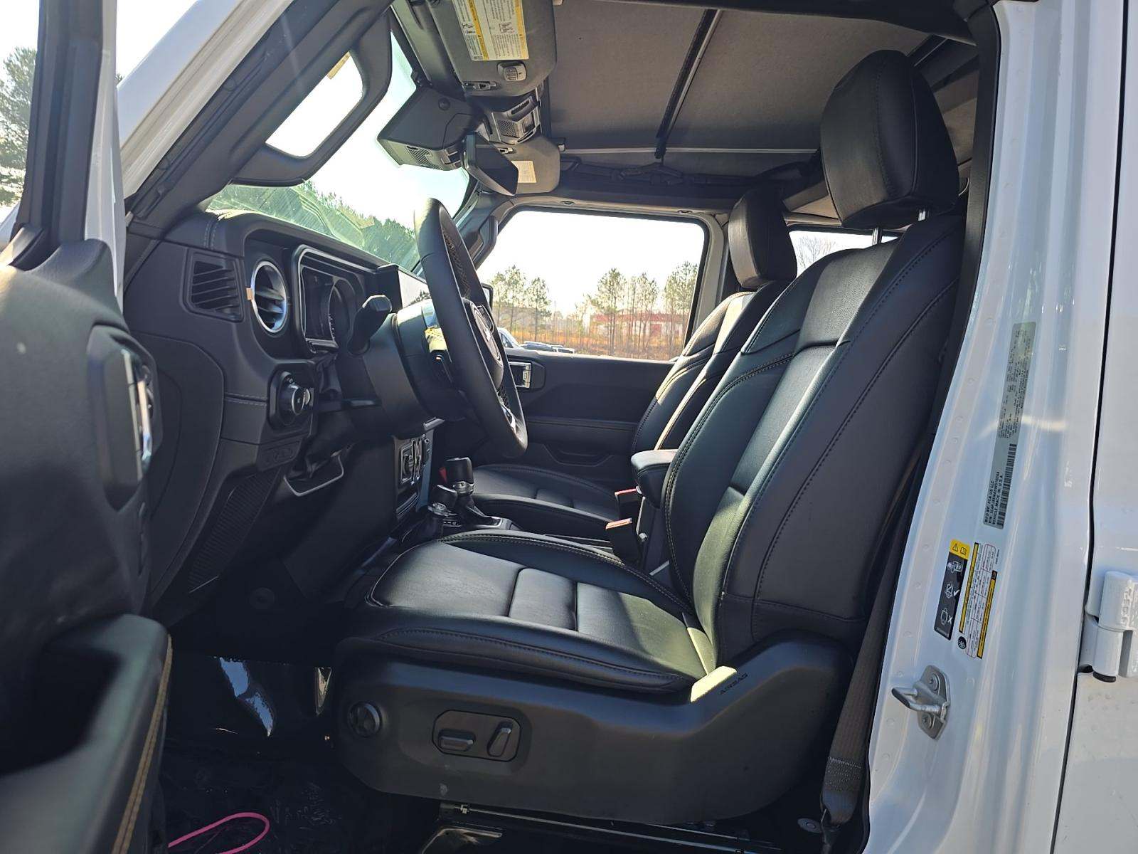 2025 Jeep Wrangler Sahara AWD