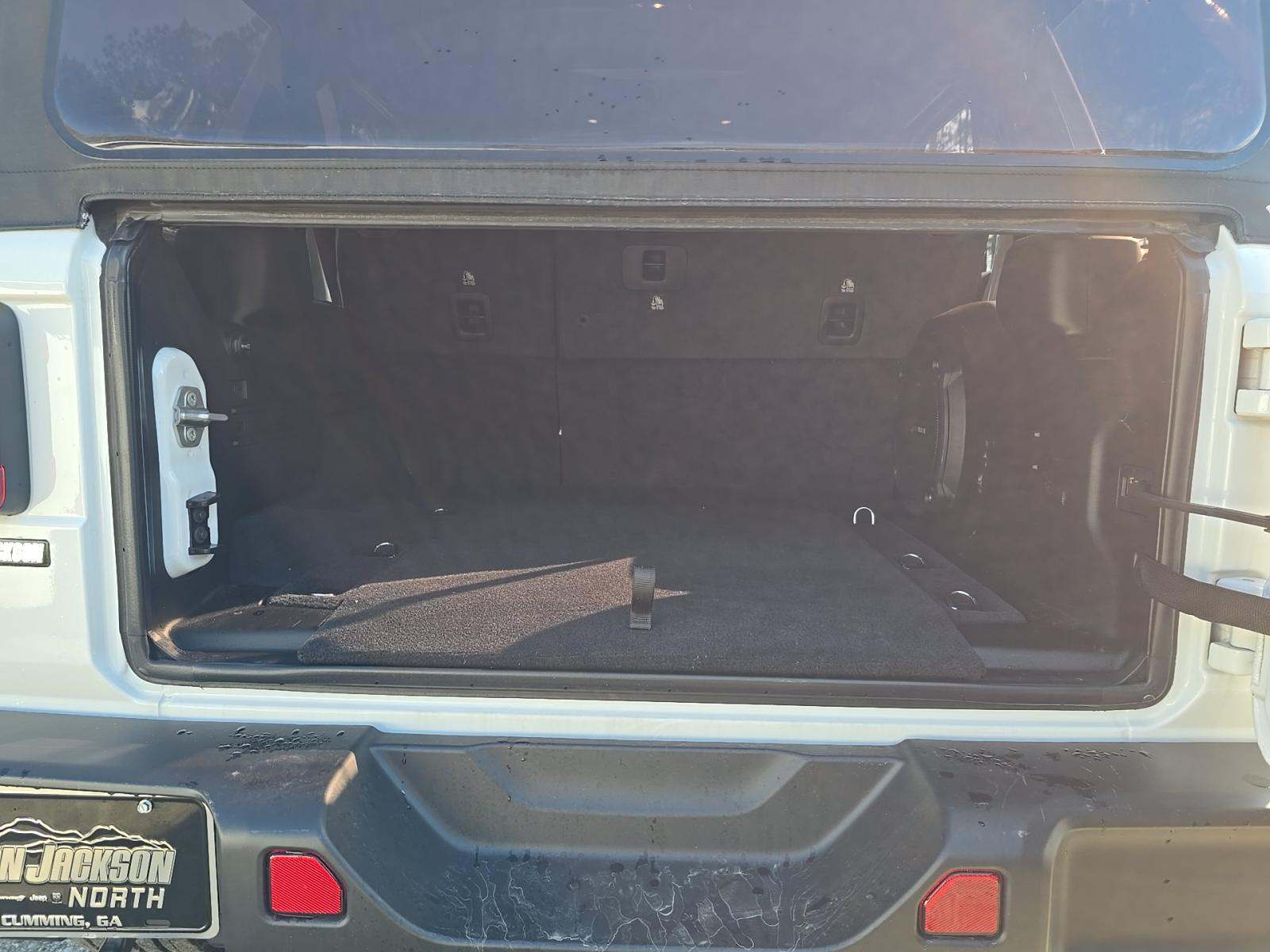 2025 Jeep Wrangler Sahara AWD