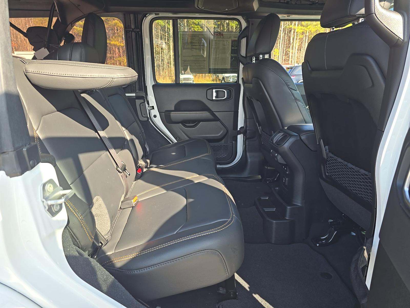 2025 Jeep Wrangler Sahara AWD