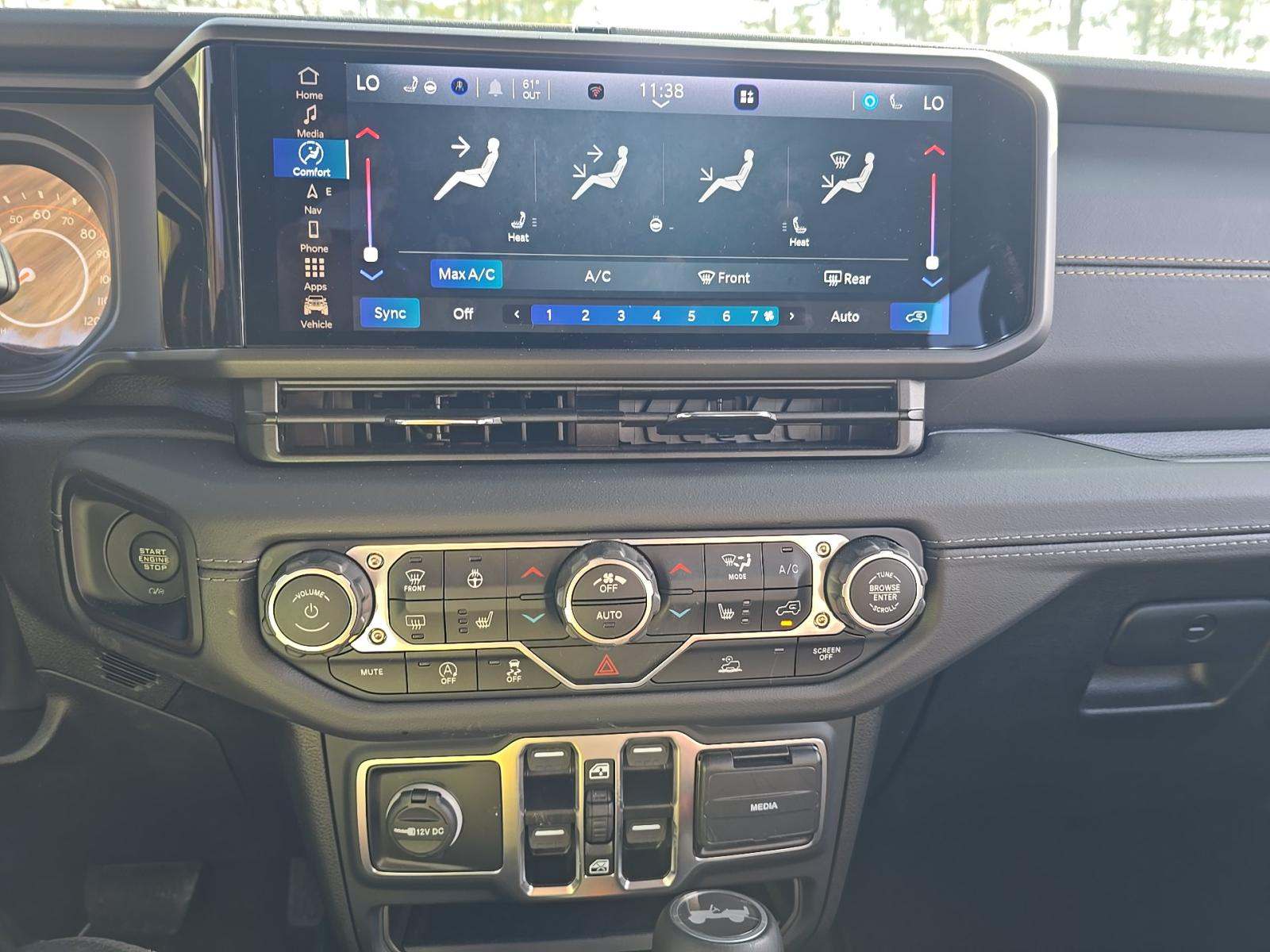 2025 Jeep Wrangler Sahara AWD