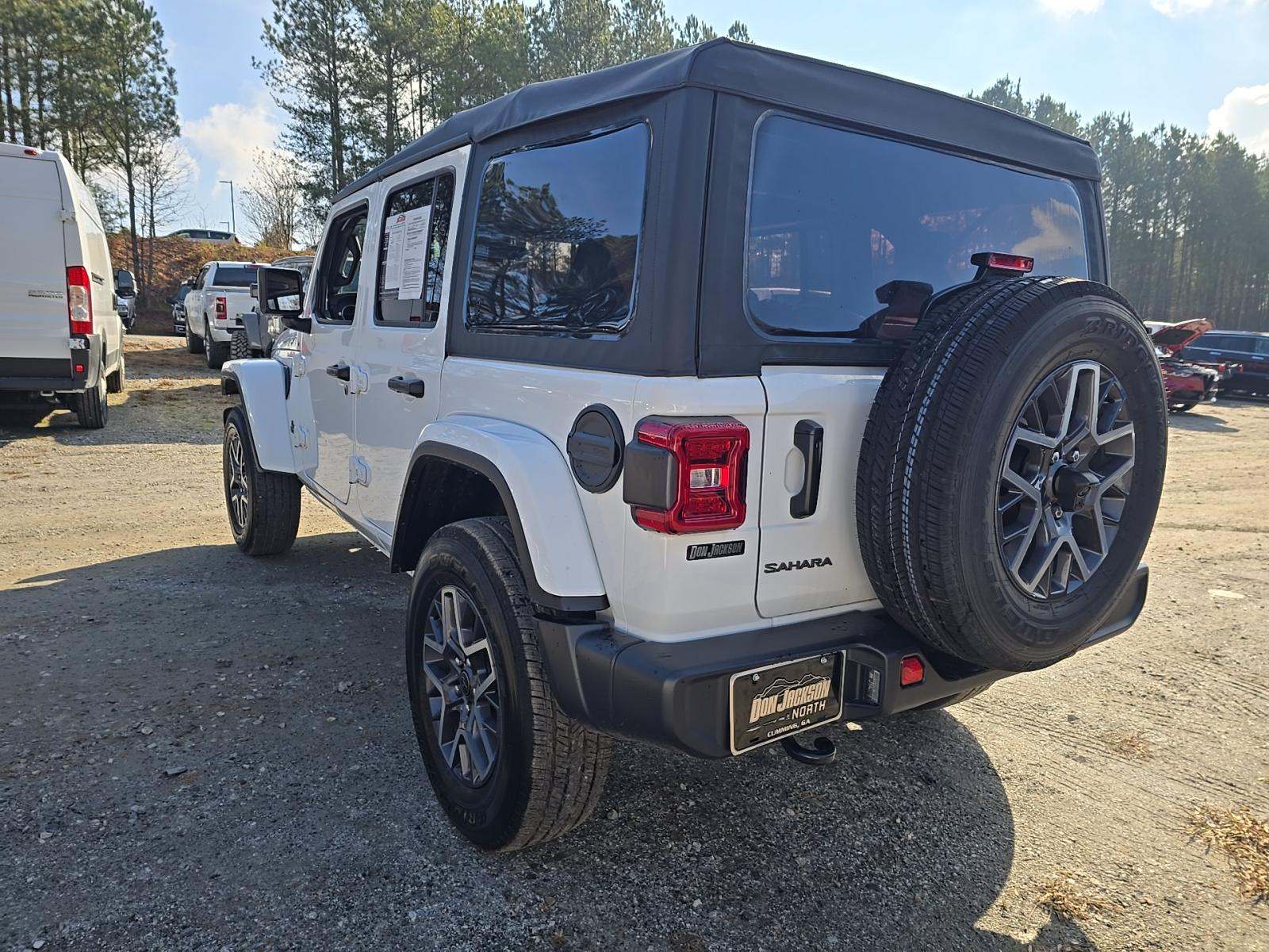 2025 Jeep Wrangler Sahara AWD