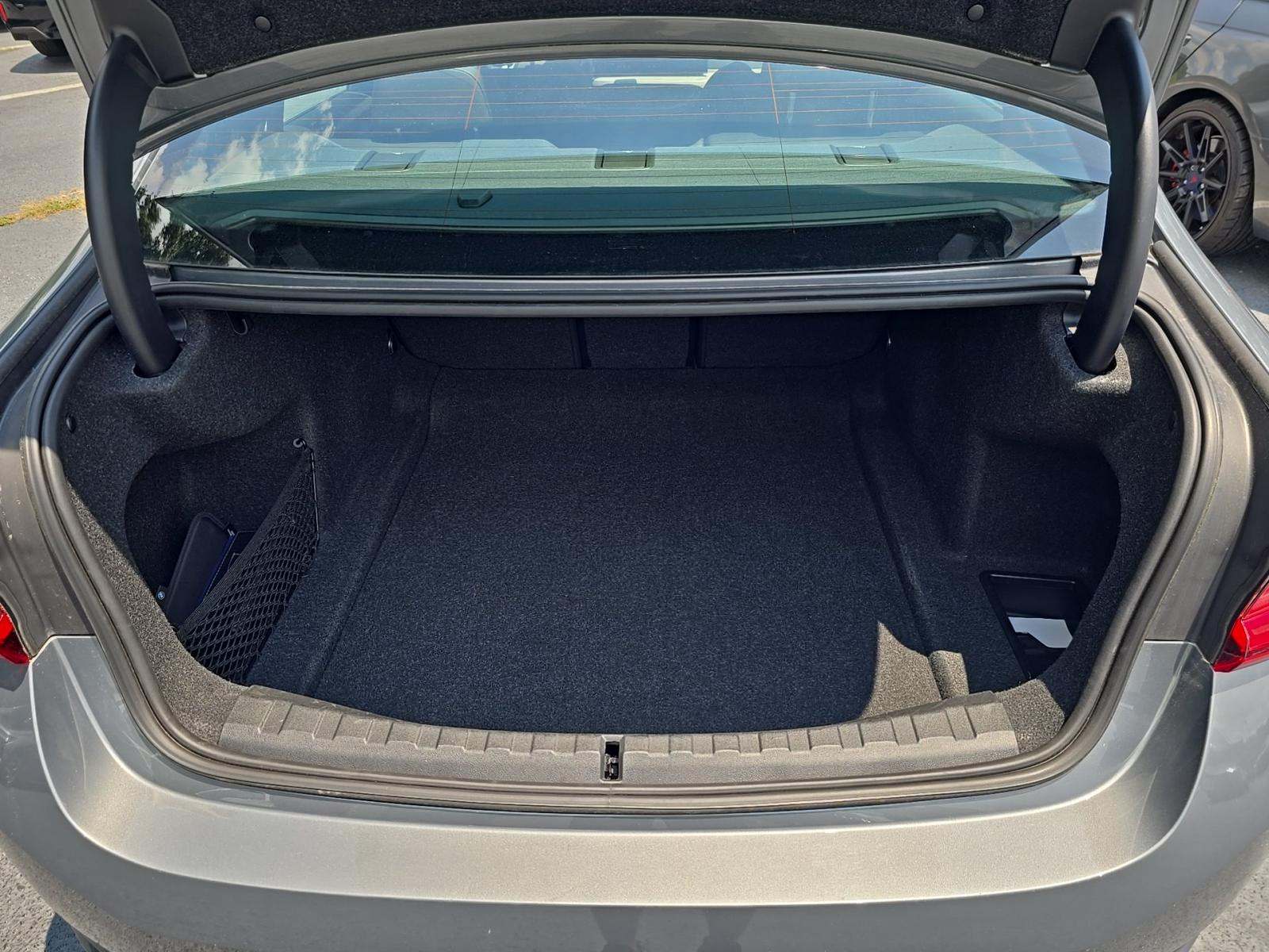 2025 BMW 3 Series 330i RWD