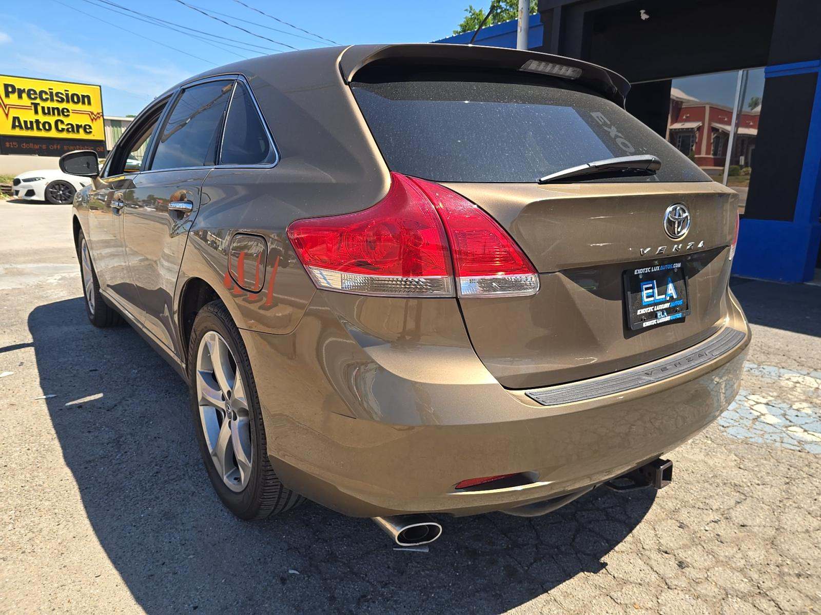 TOYOTA VENZA - 2
