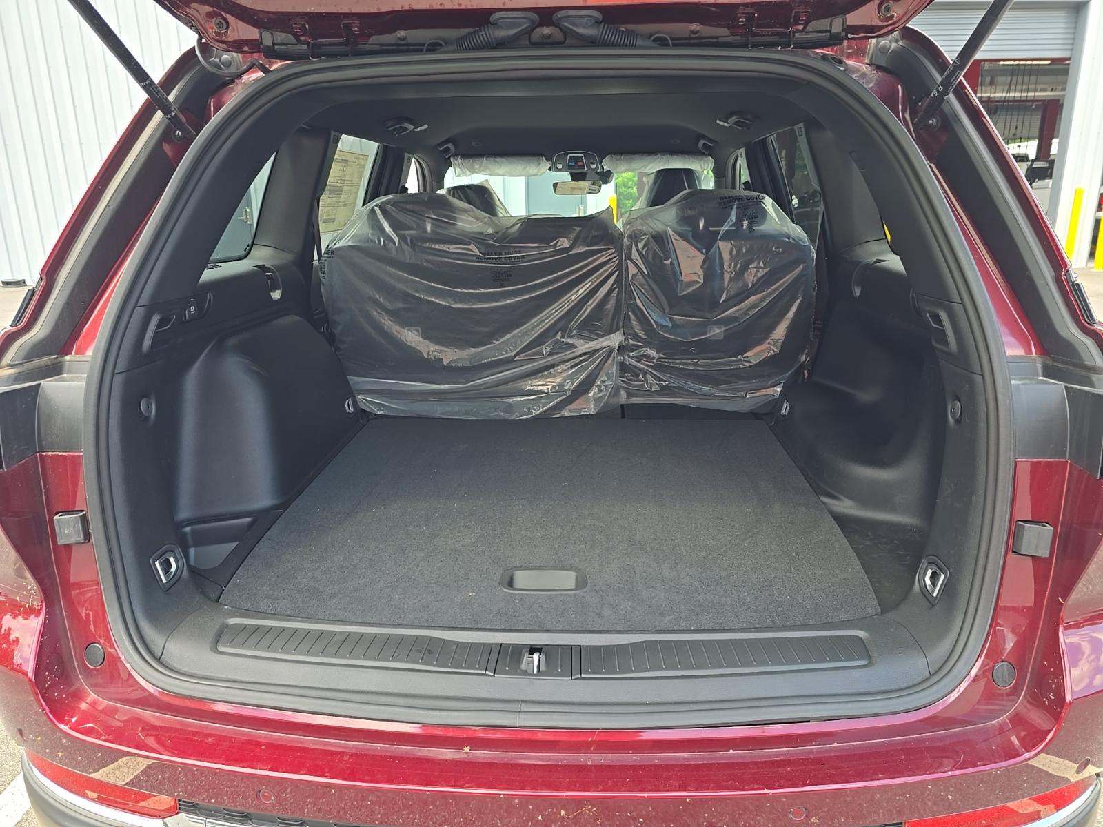 2025 Jeep Grand Cherokee Laredo RWD