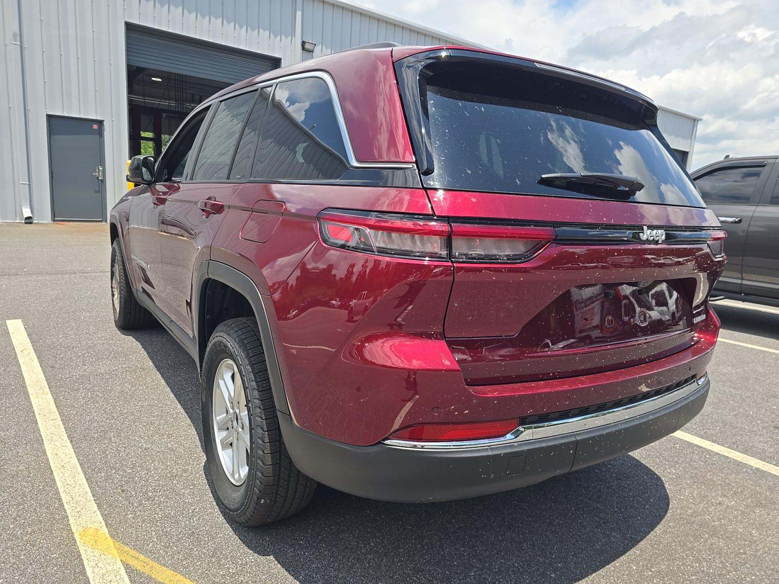 2025 Jeep Grand Cherokee Laredo RWD