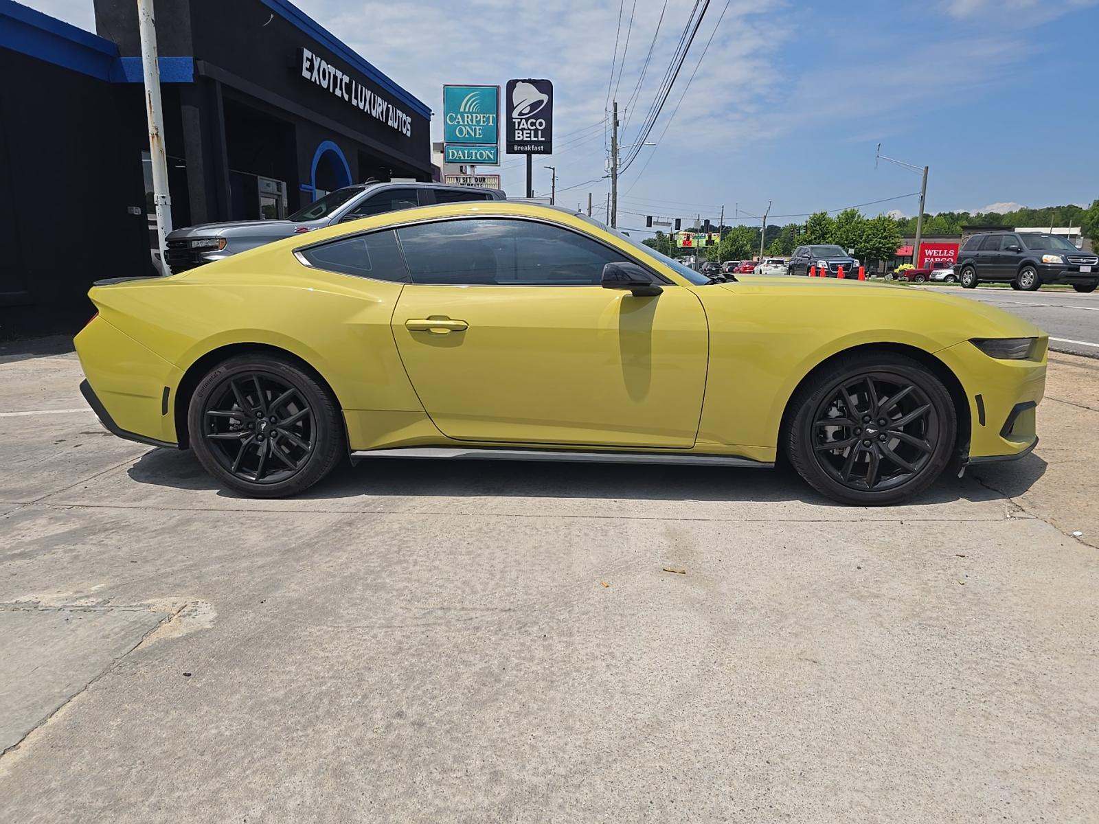 2025 Ford Mustang EcoBoost RWD