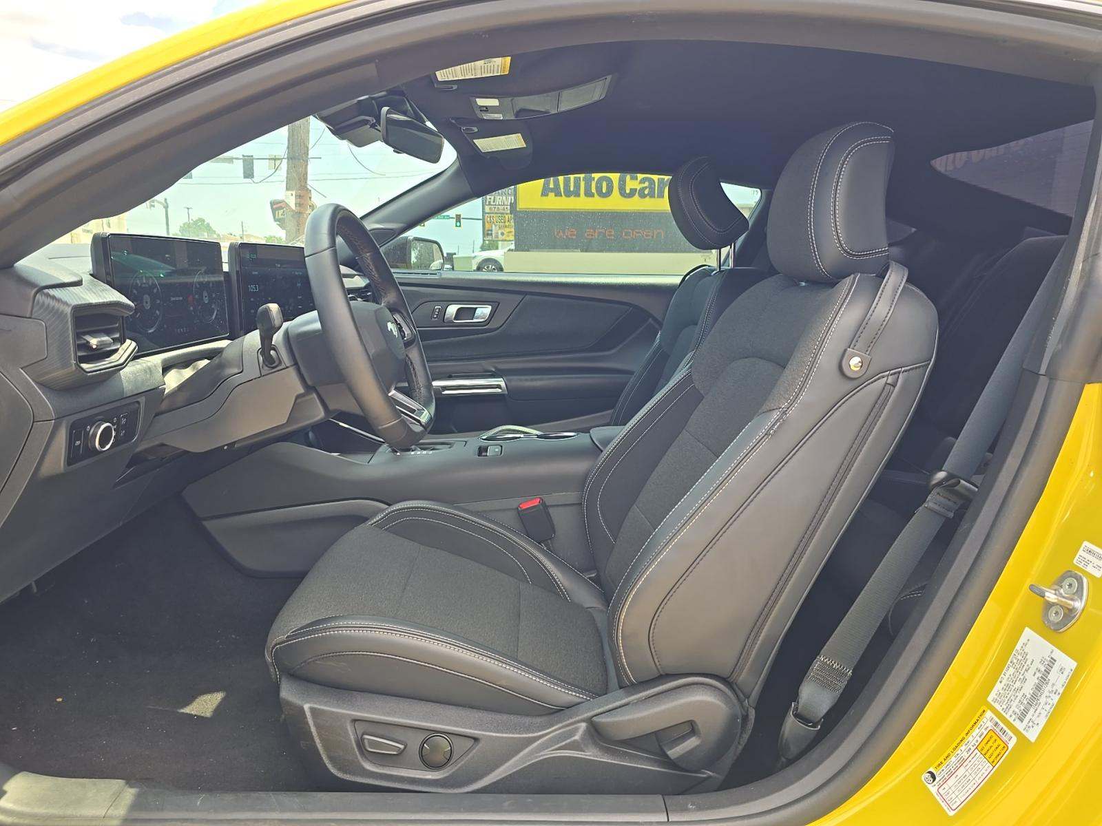 2025 Ford Mustang EcoBoost RWD