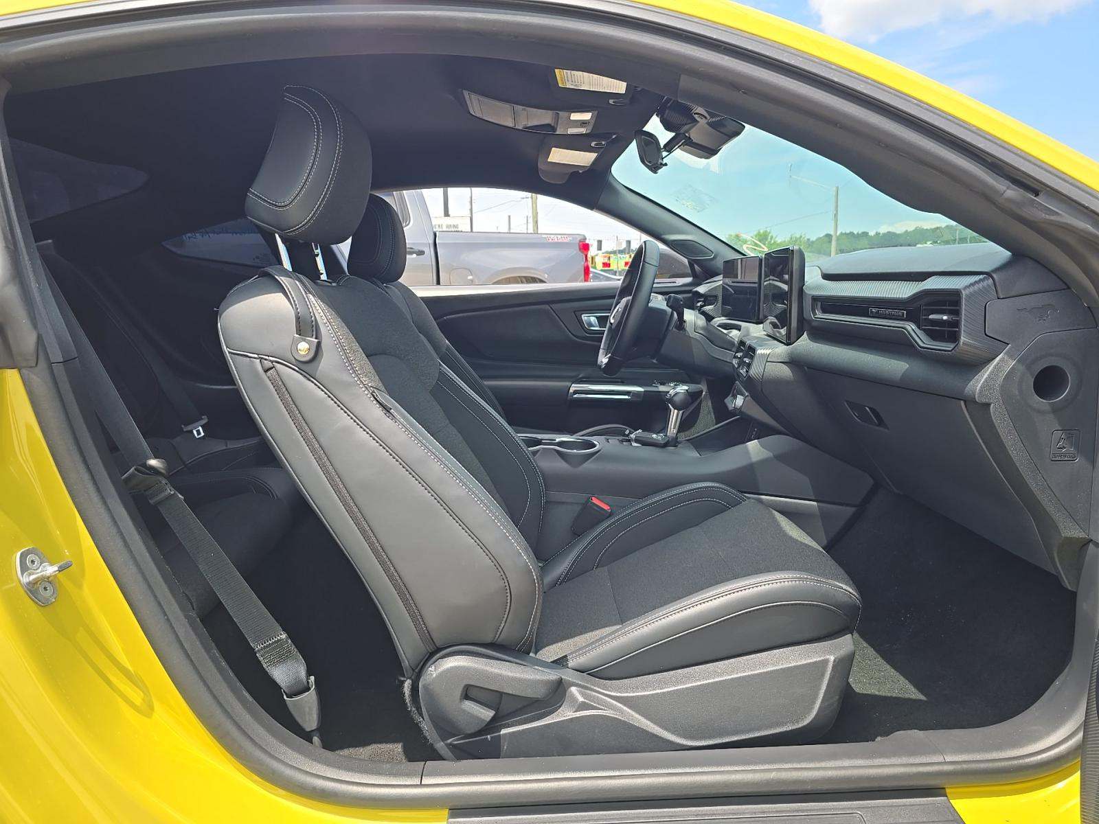 2025 Ford Mustang EcoBoost RWD
