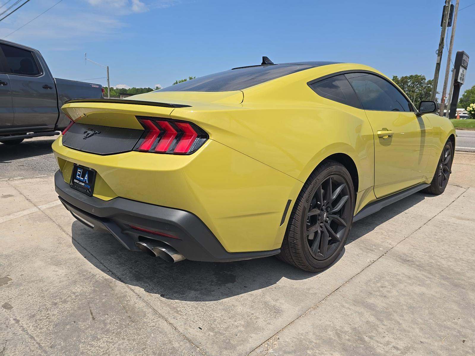 2025 Ford Mustang EcoBoost RWD