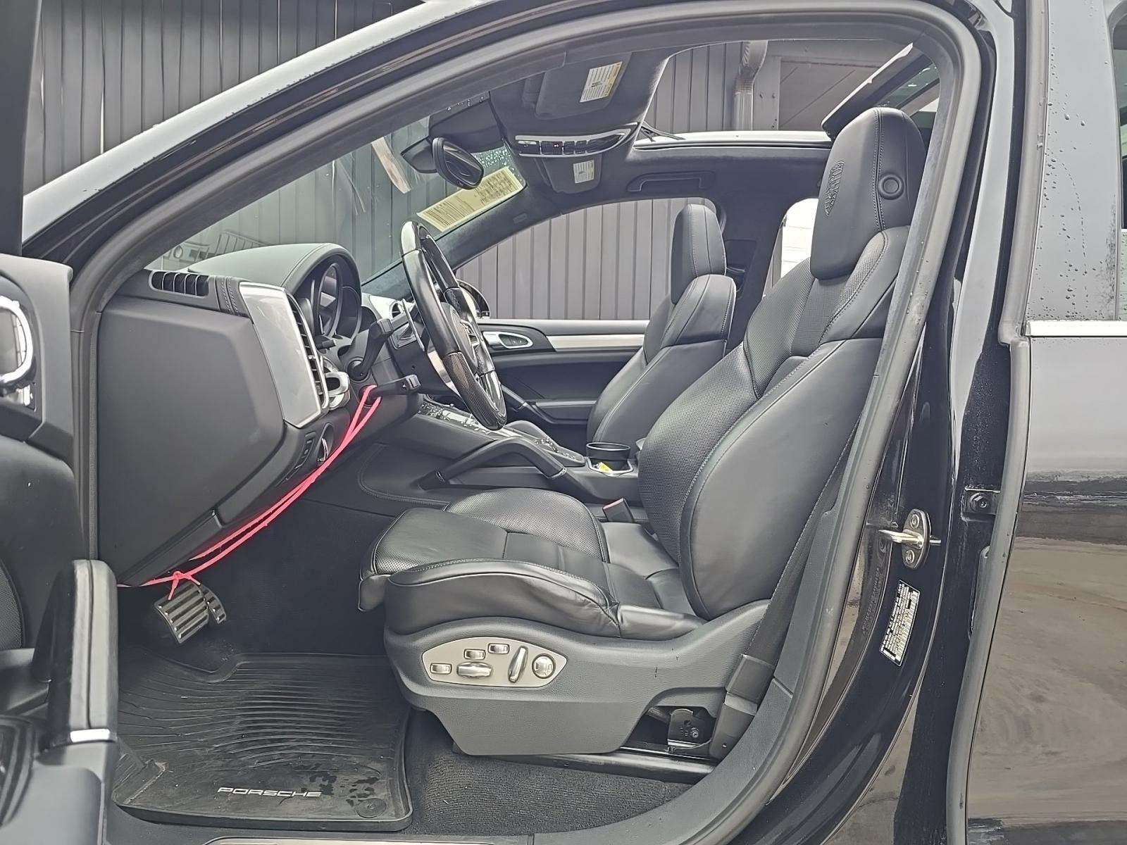 2016 Porsche Cayenne Turbo AWD