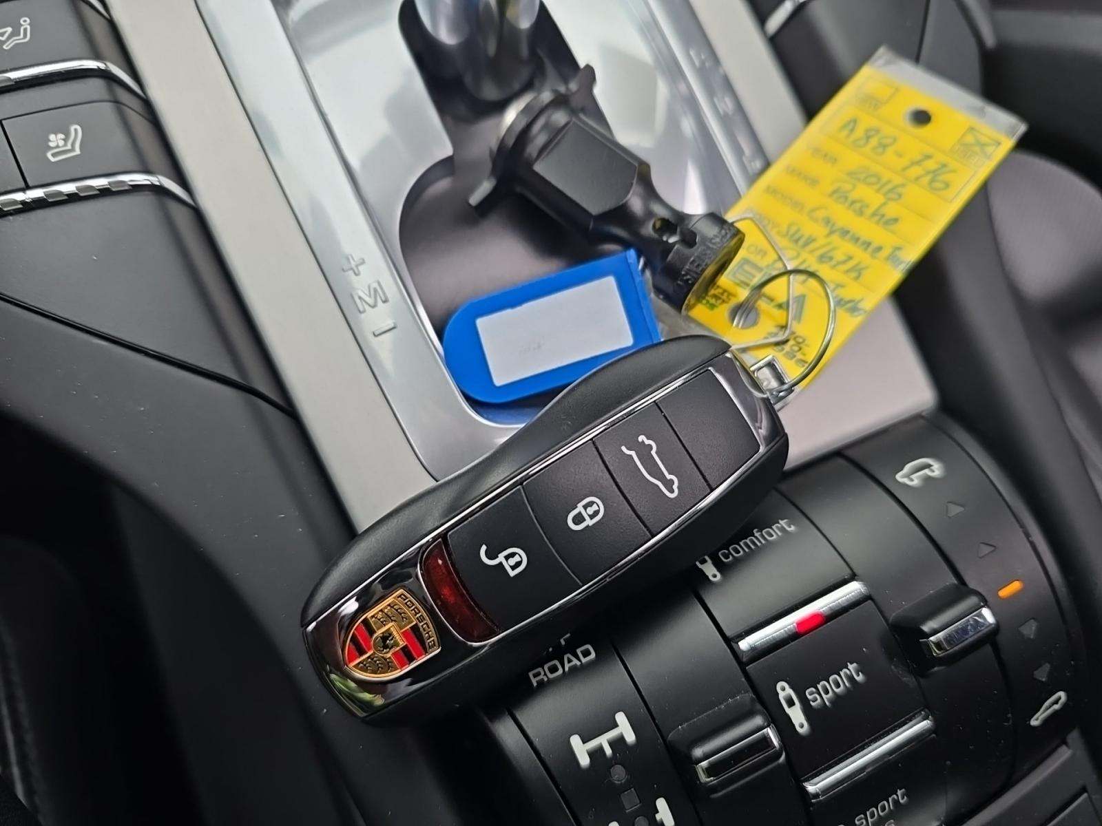 2016 Porsche Cayenne Turbo AWD