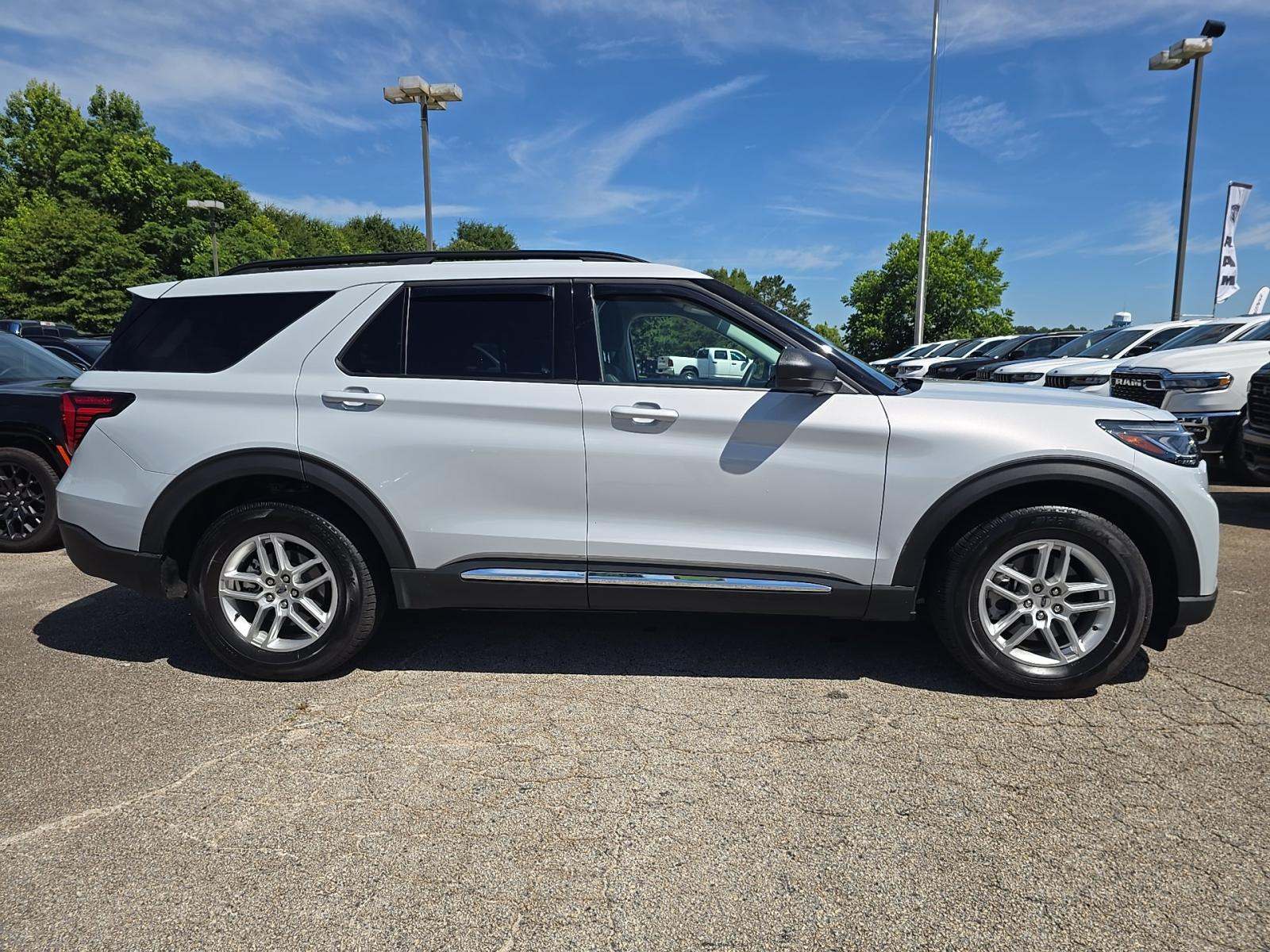 2025 Ford Explorer Active RWD
