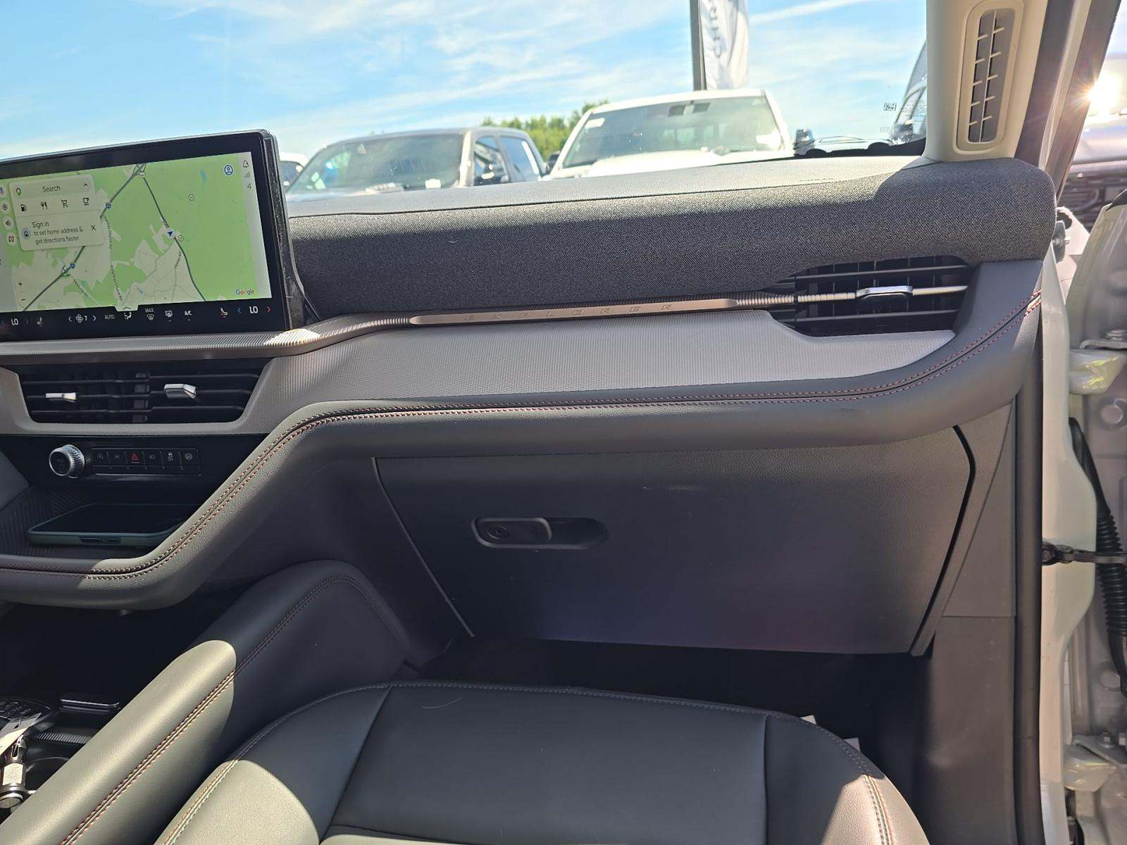 2025 Ford Explorer Active RWD