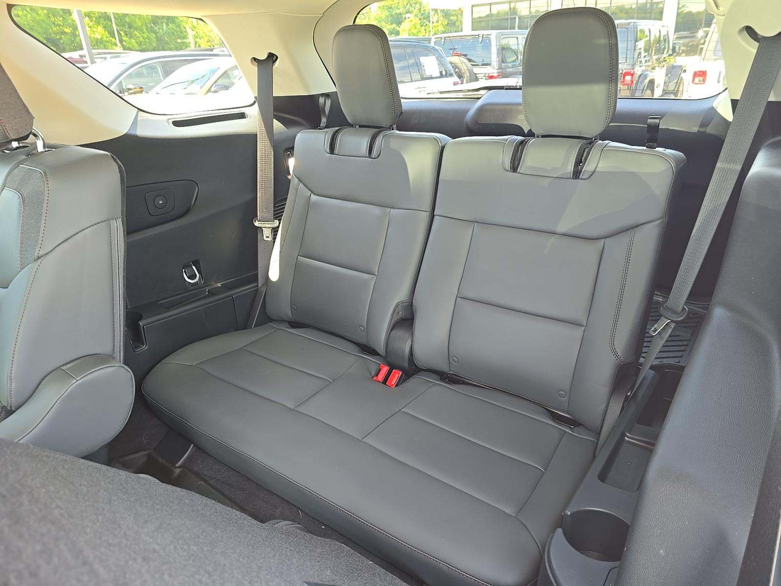 2025 Ford Explorer Active RWD