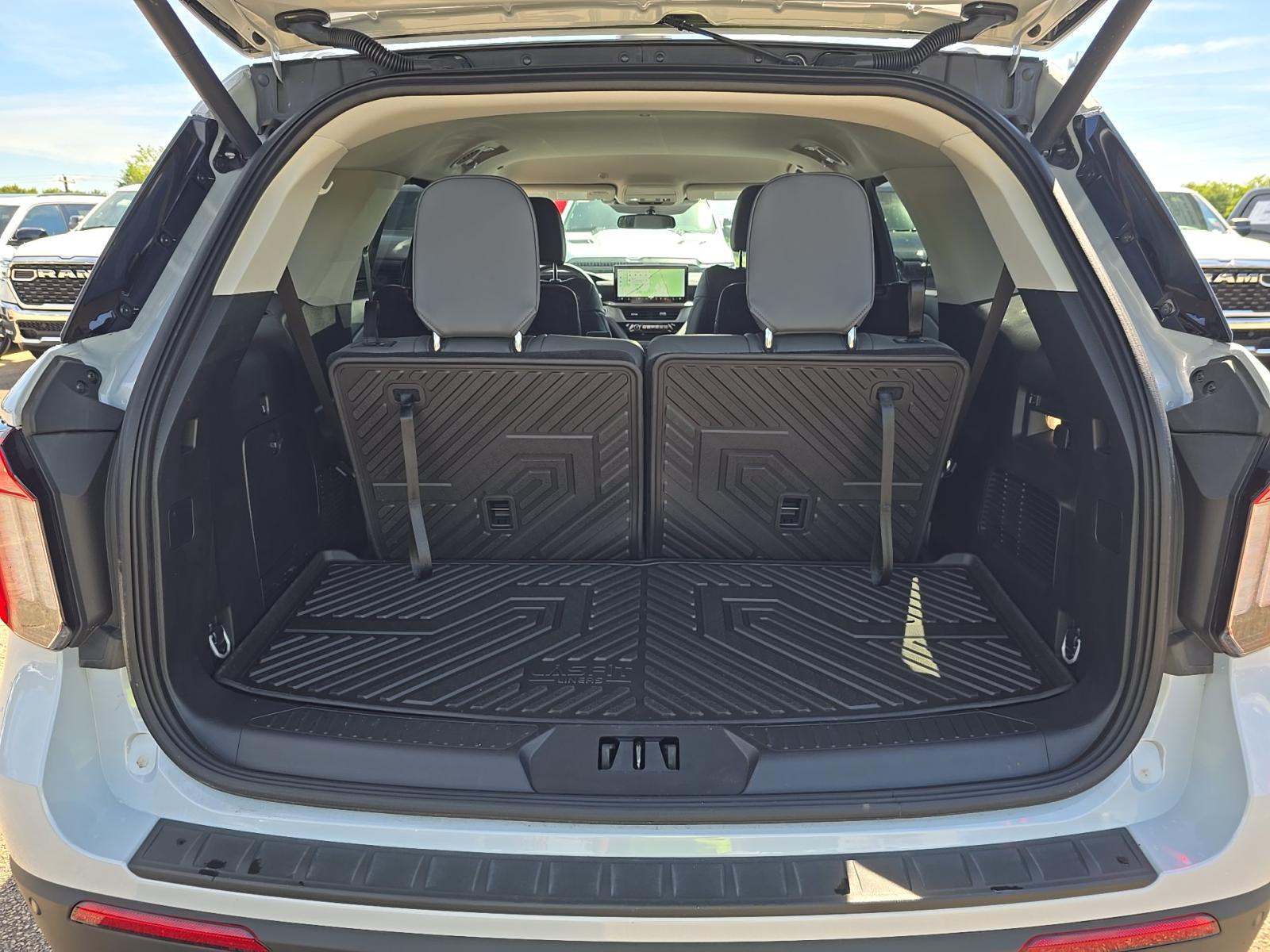 2025 Ford Explorer Active RWD