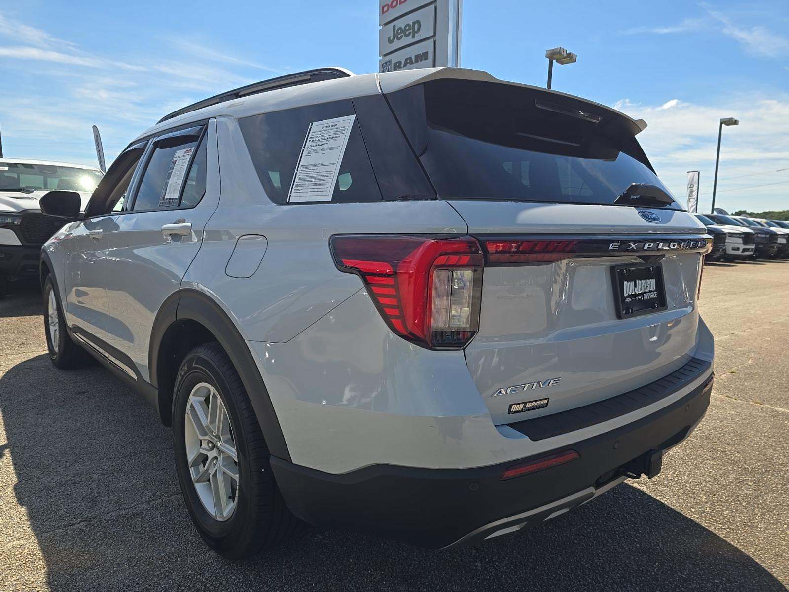 2025 Ford Explorer Active RWD
