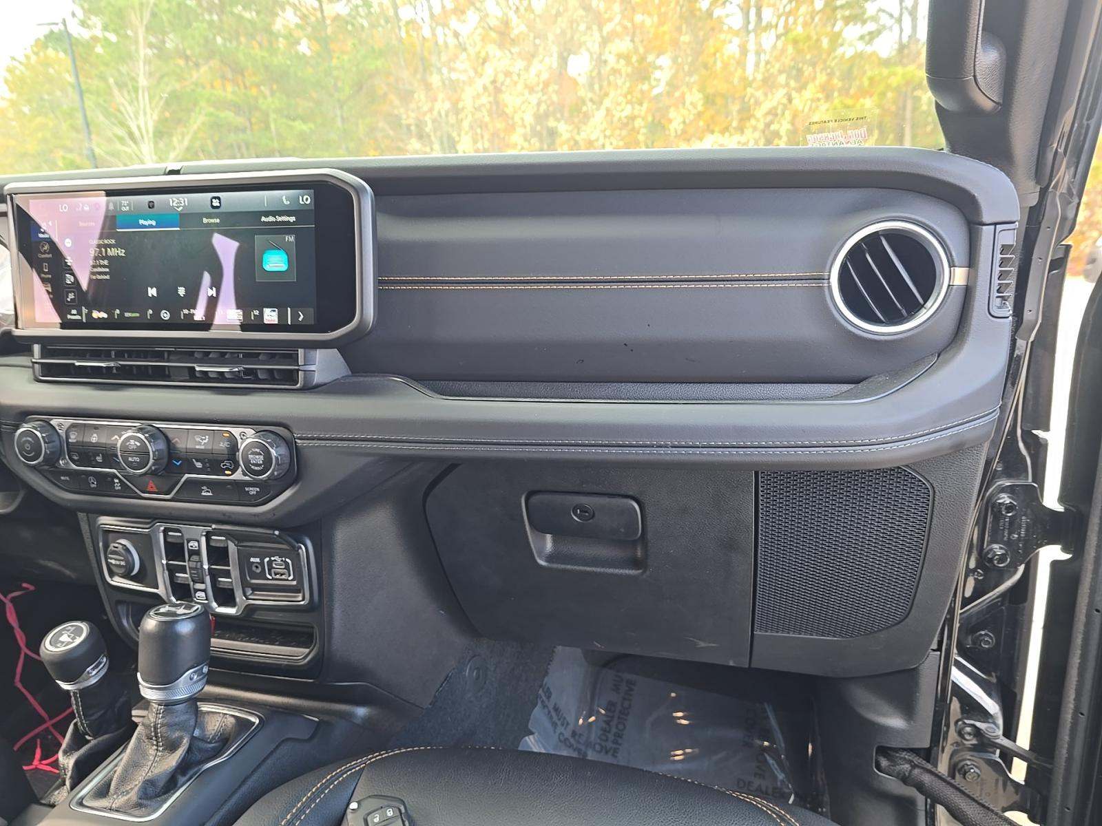 2024 Jeep Wrangler Sahara AWD