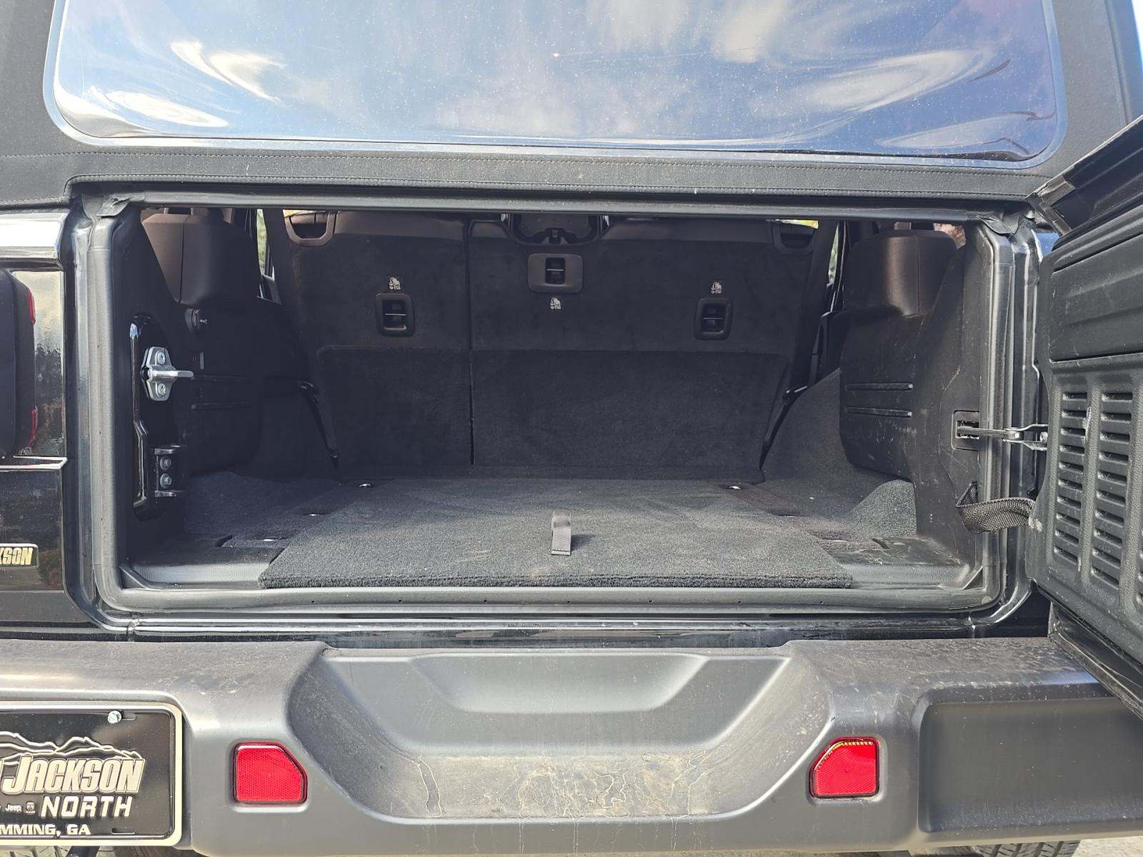 2024 Jeep Wrangler Sahara AWD