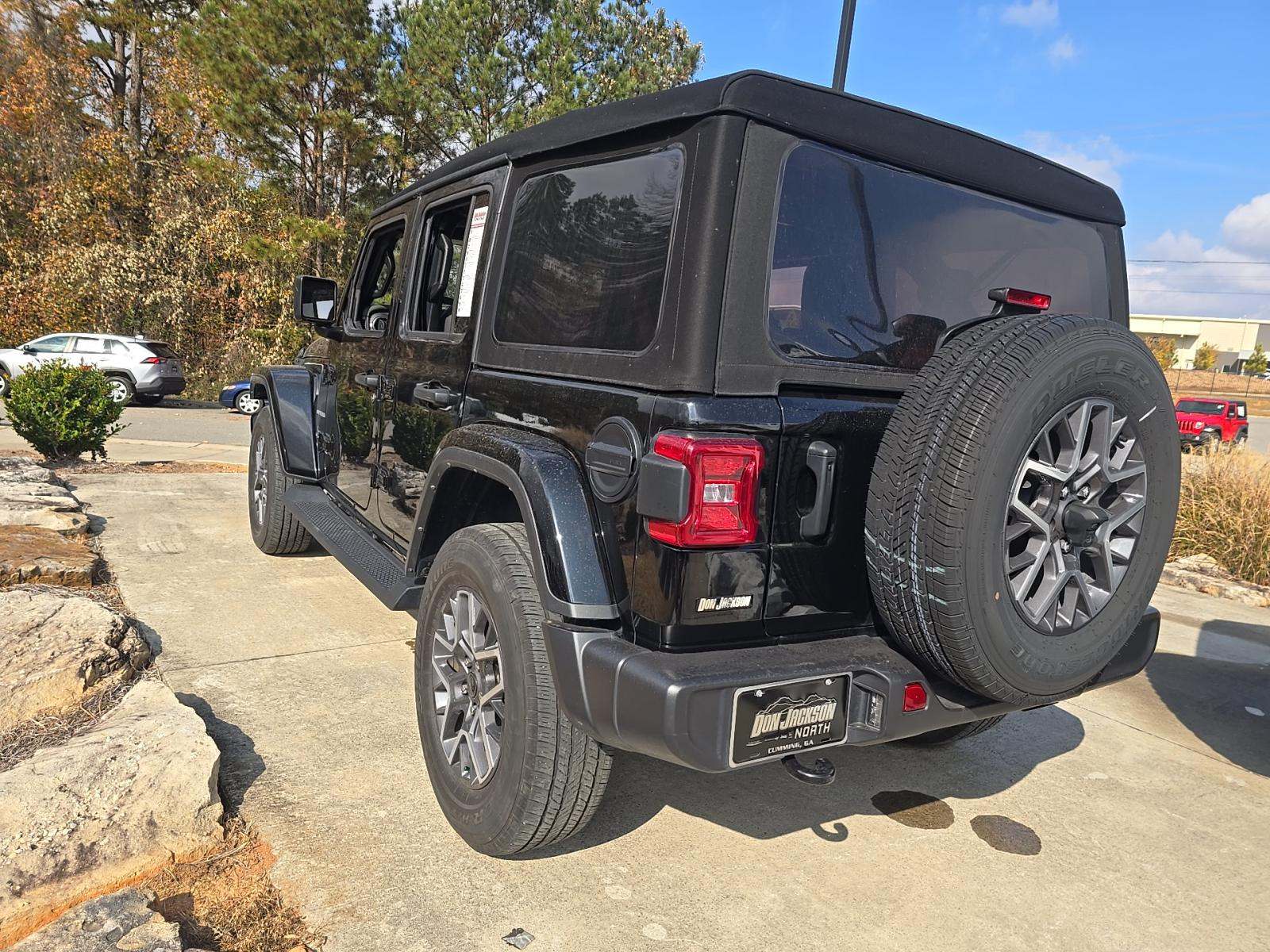 2024 Jeep Wrangler Sahara AWD
