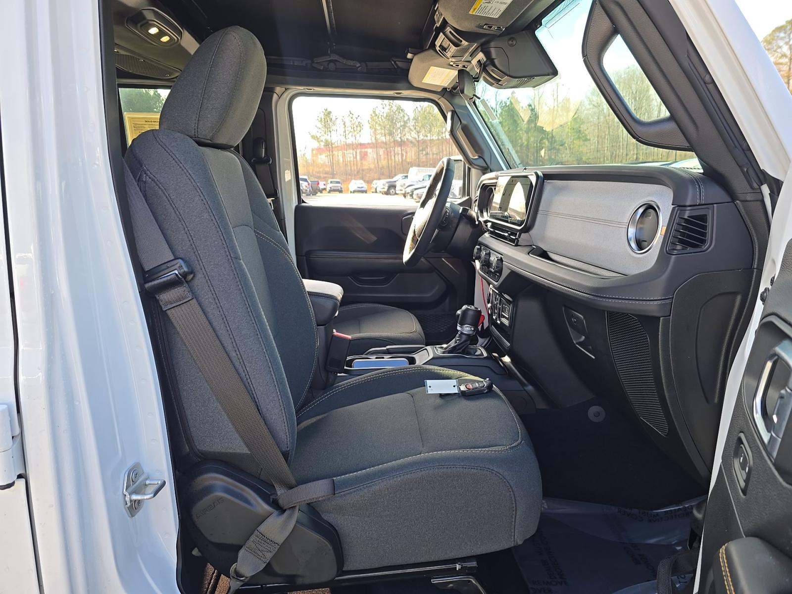 2024 Jeep Wrangler Sahara AWD