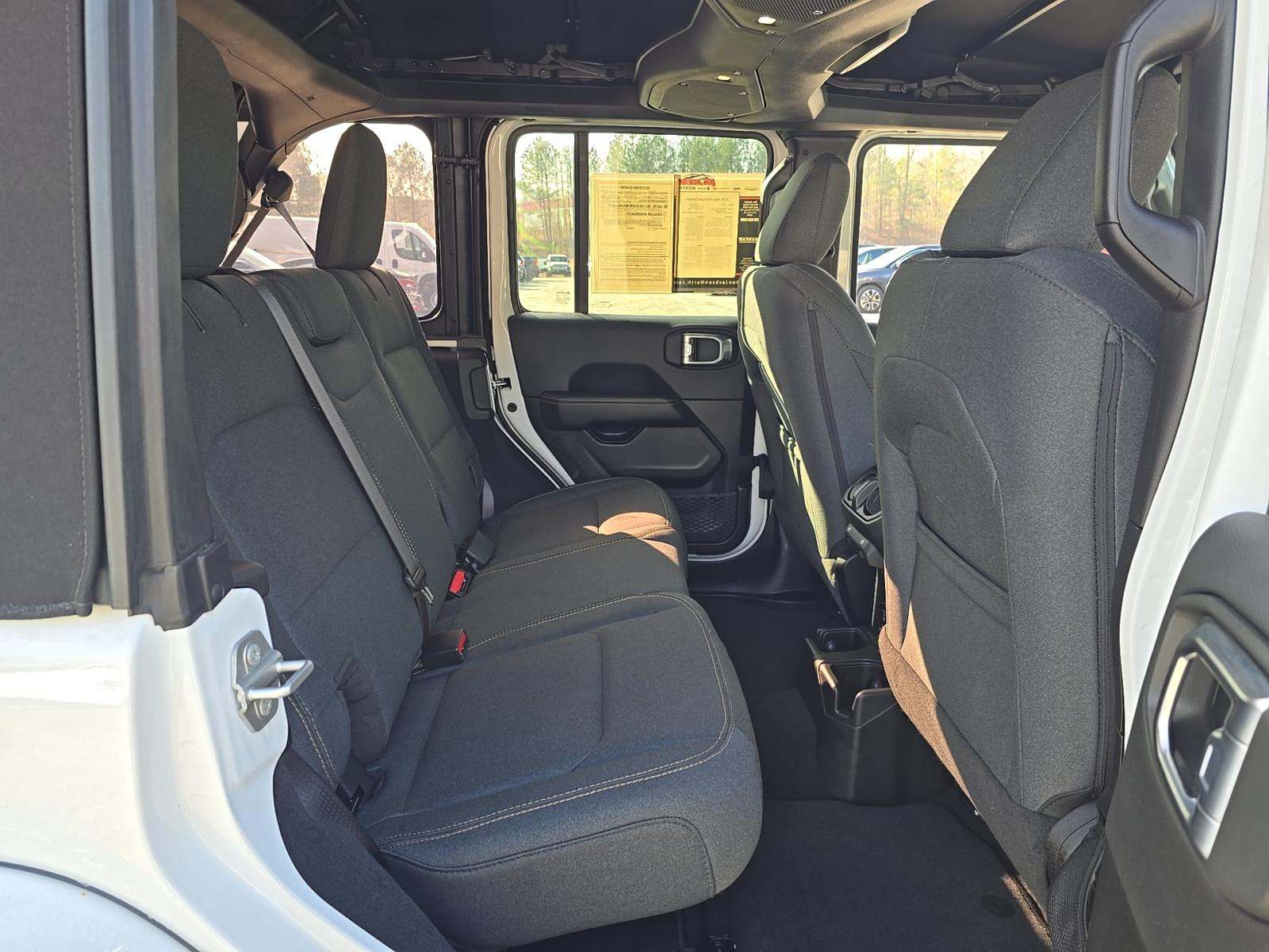 2024 Jeep Wrangler Sahara AWD