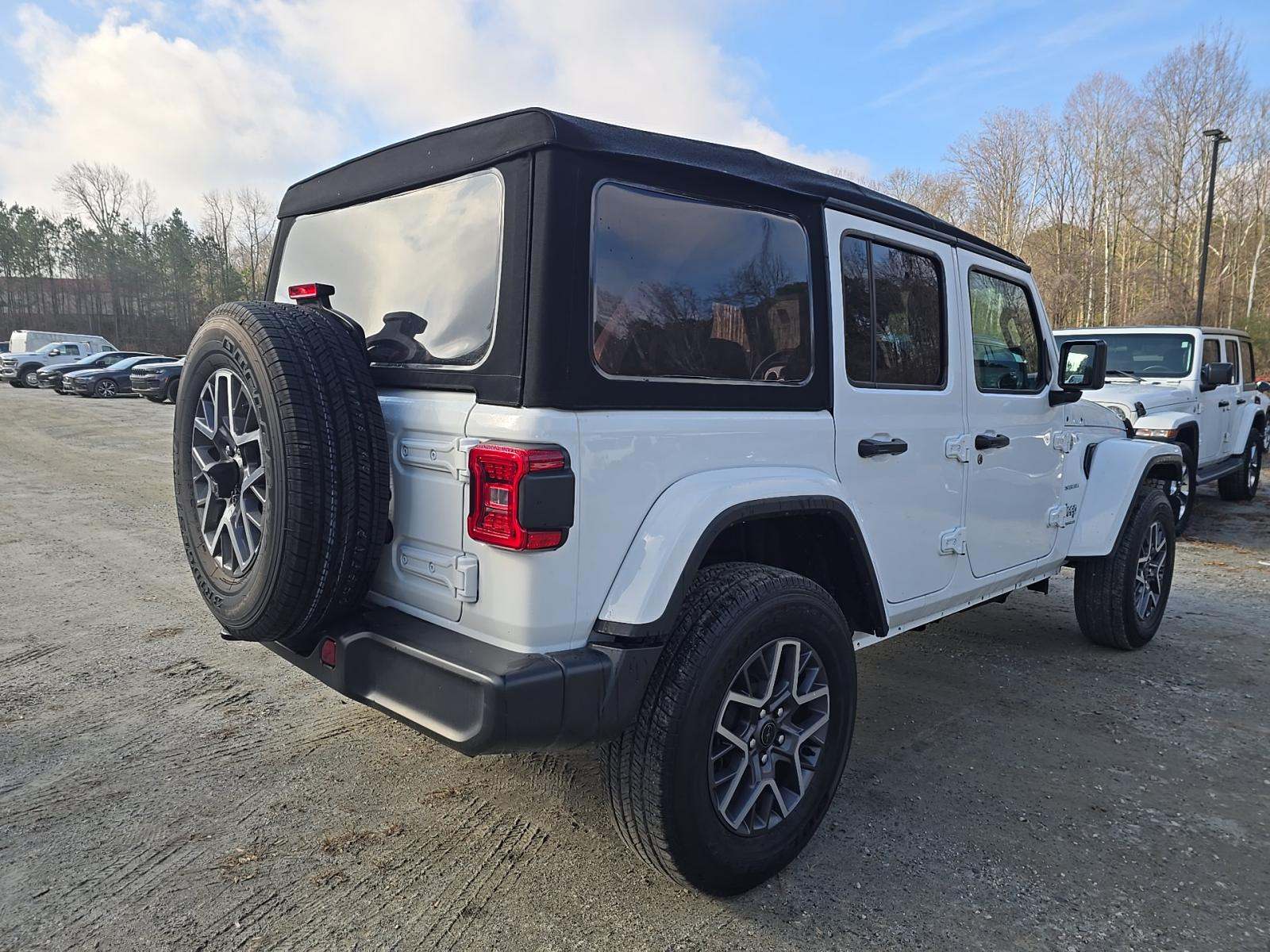 2024 Jeep Wrangler Sahara AWD