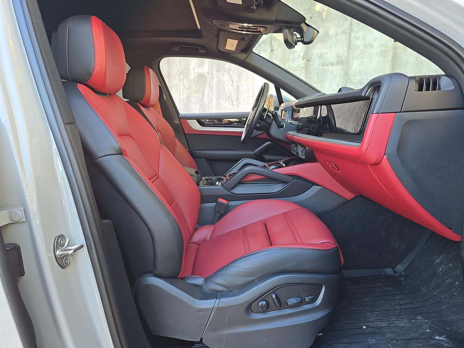 2024 Porsche Cayenne Base AWD