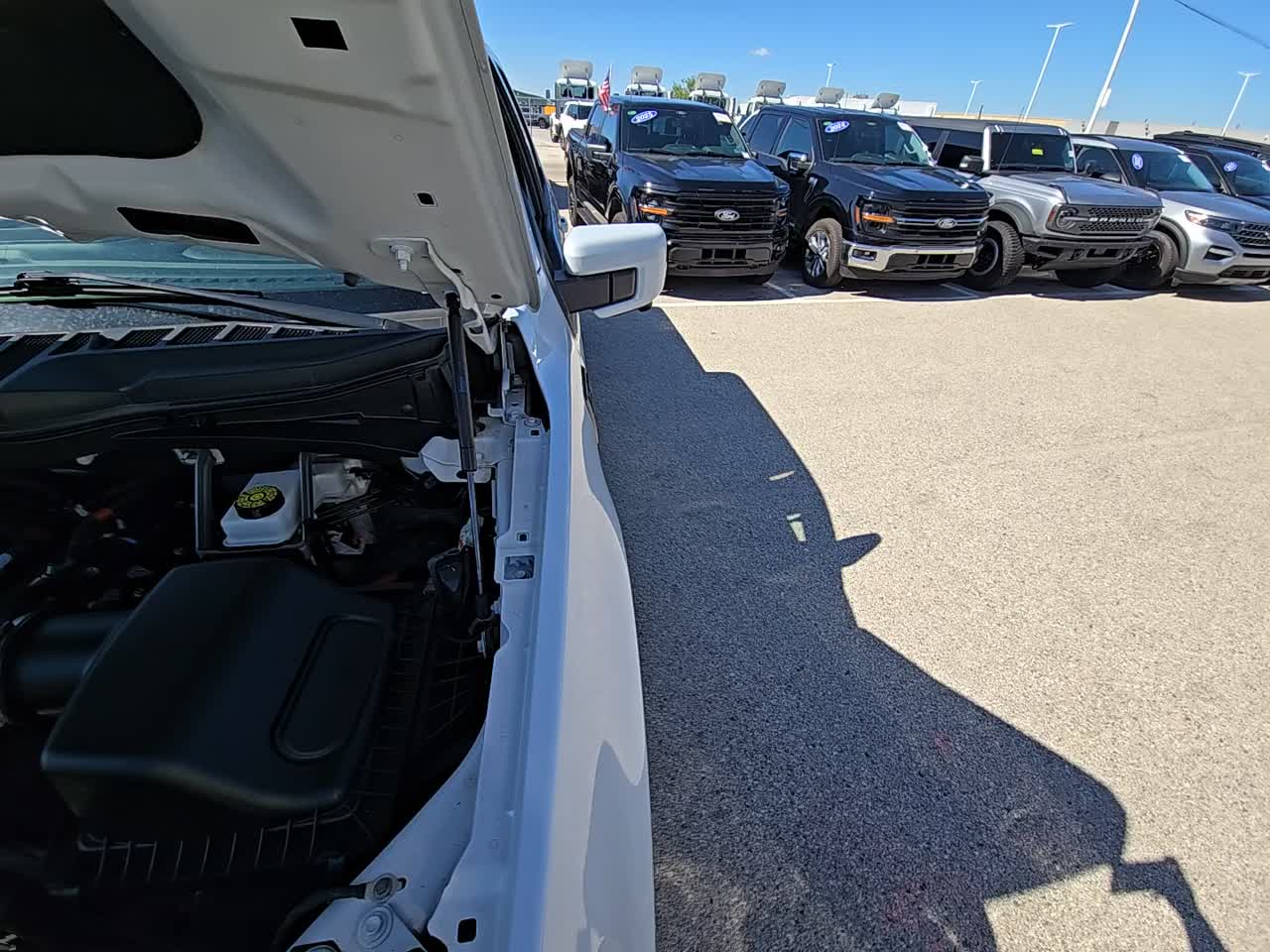 2025 Ford F-150 Lariat AWD