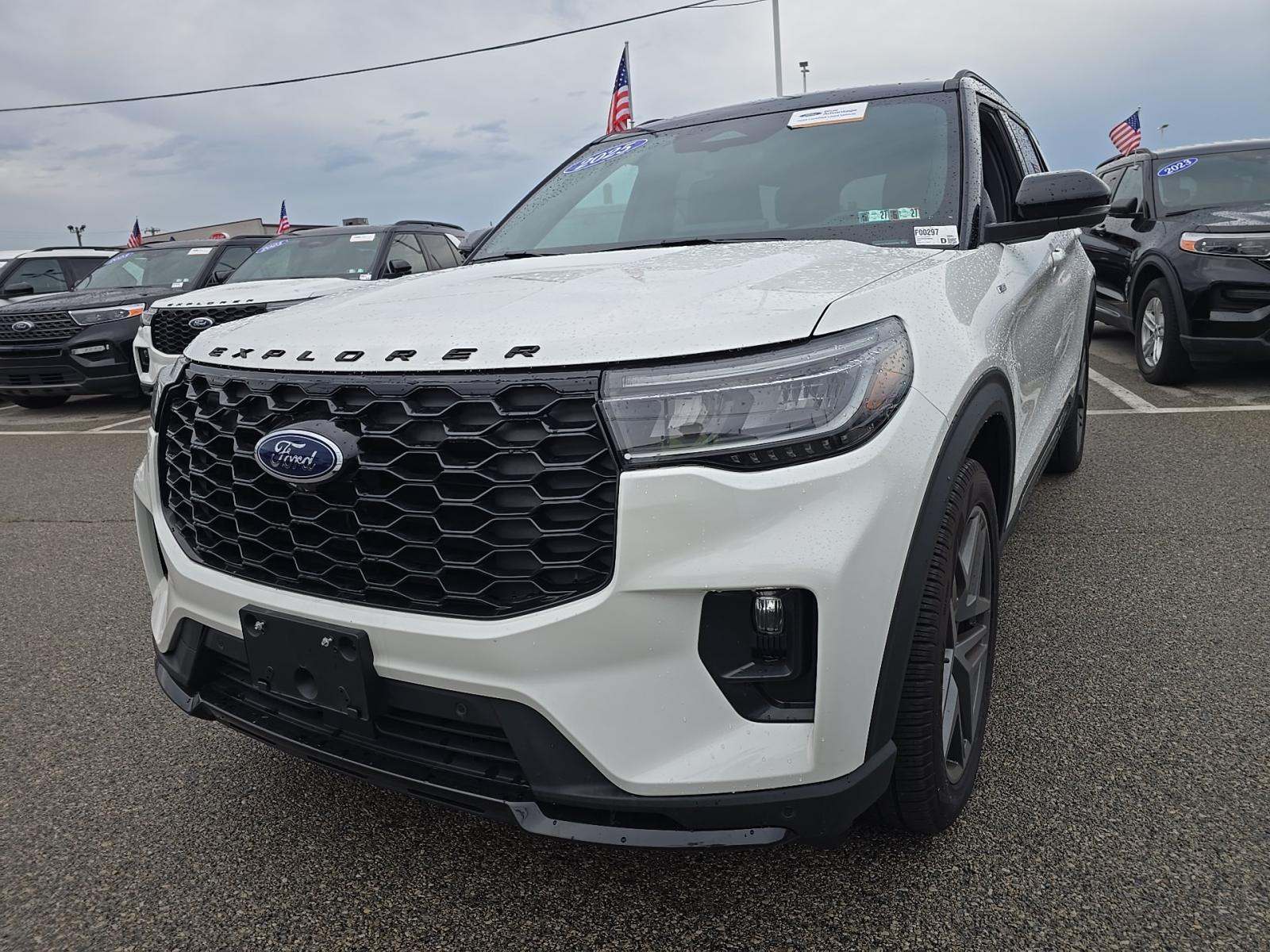 2025 Ford Explorer ST-Line AWD