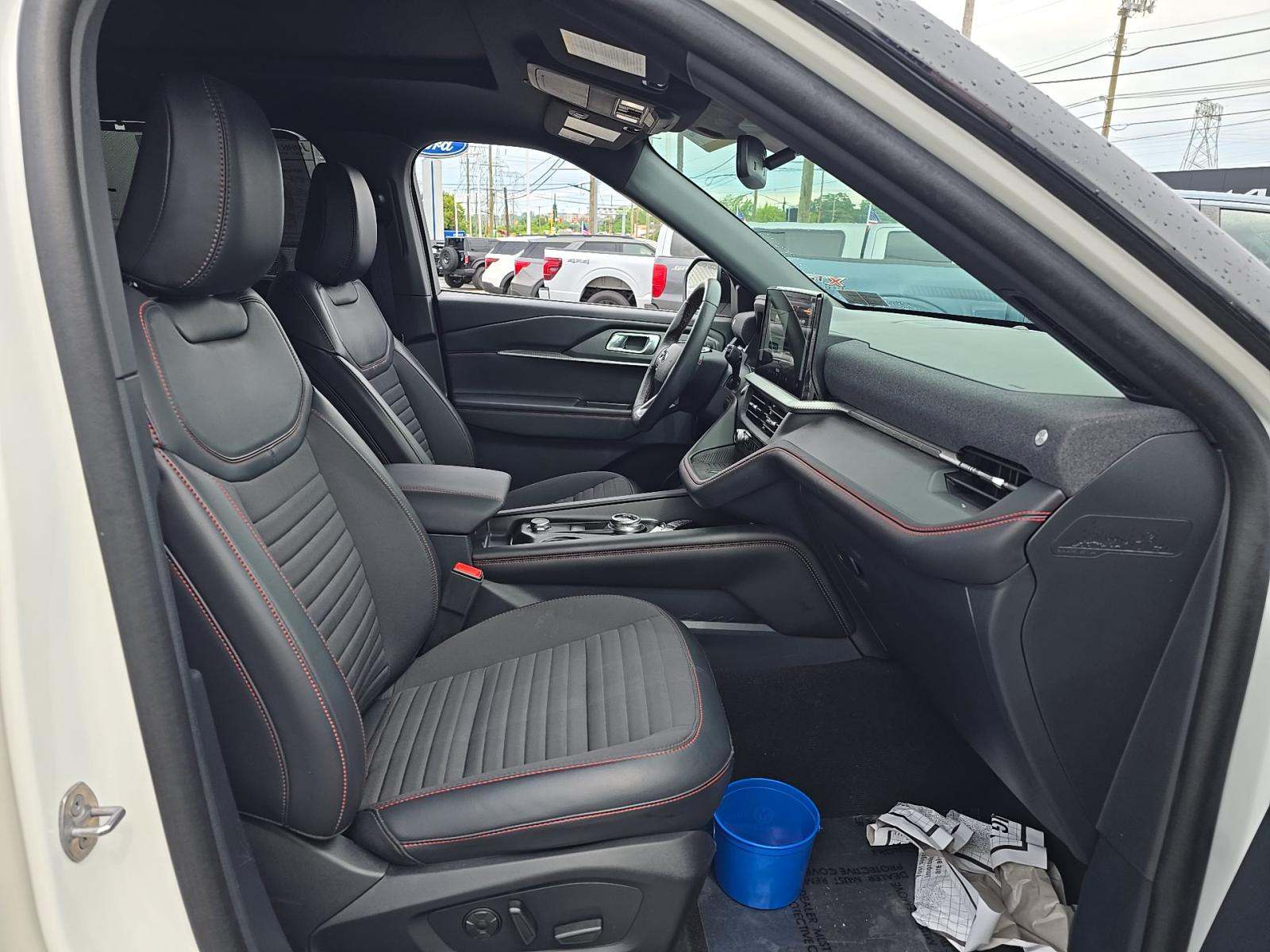 2025 Ford Explorer ST-Line AWD